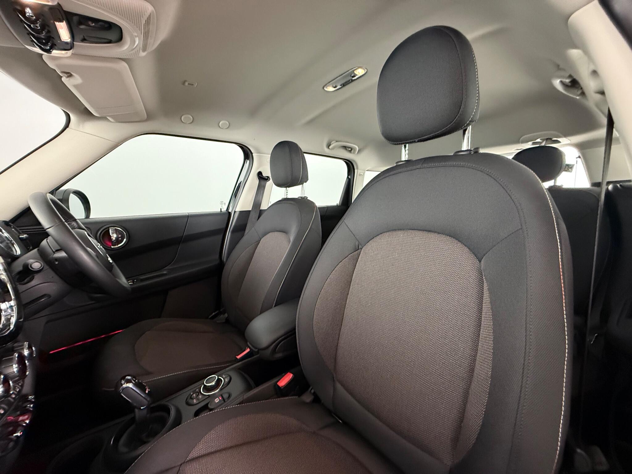 Mini Countryman view 30