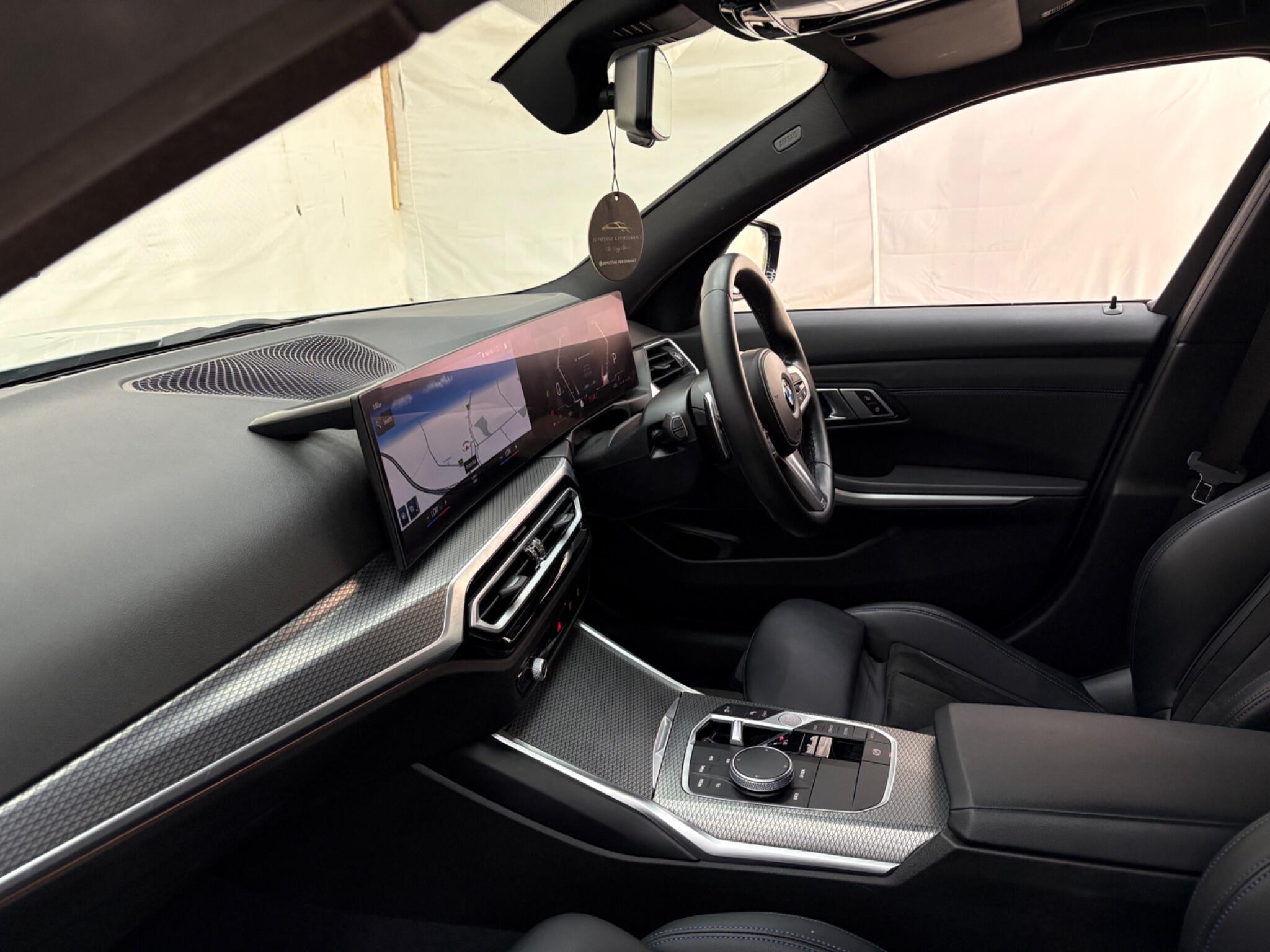 BMW 3 Series view 14