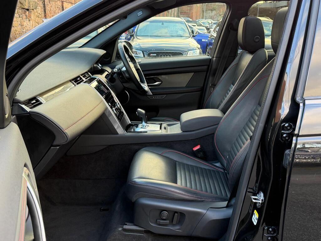 Land Rover Discovery Sport view 15