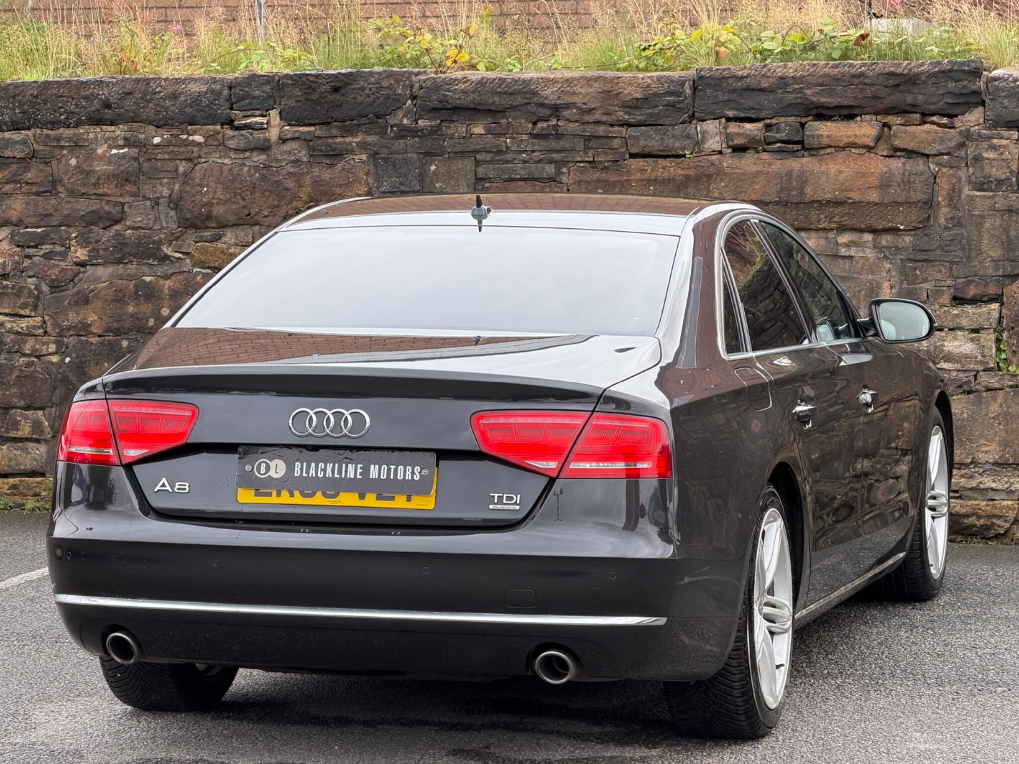 Audi A8 view 7