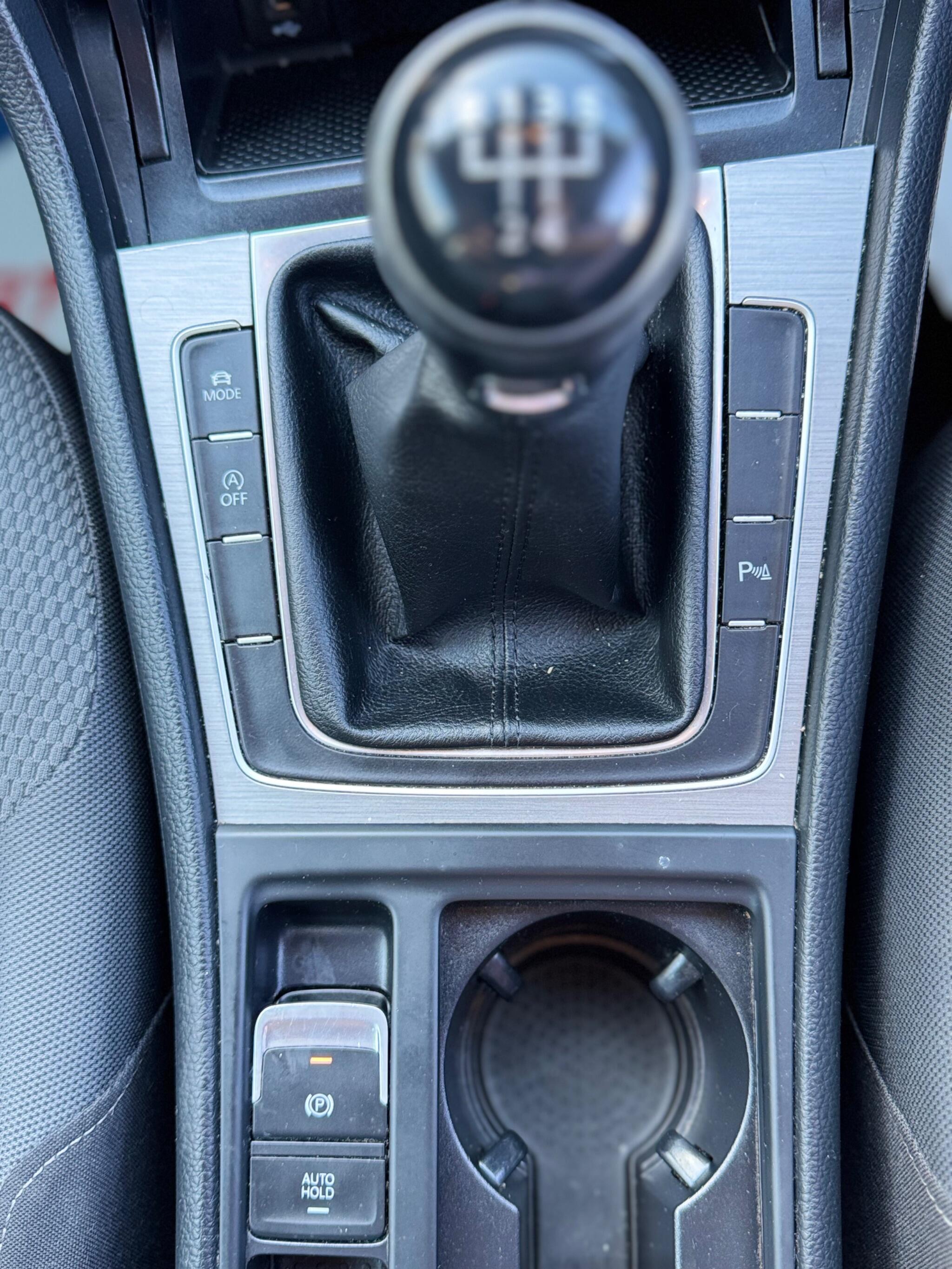 Volkswagen Golf view 22