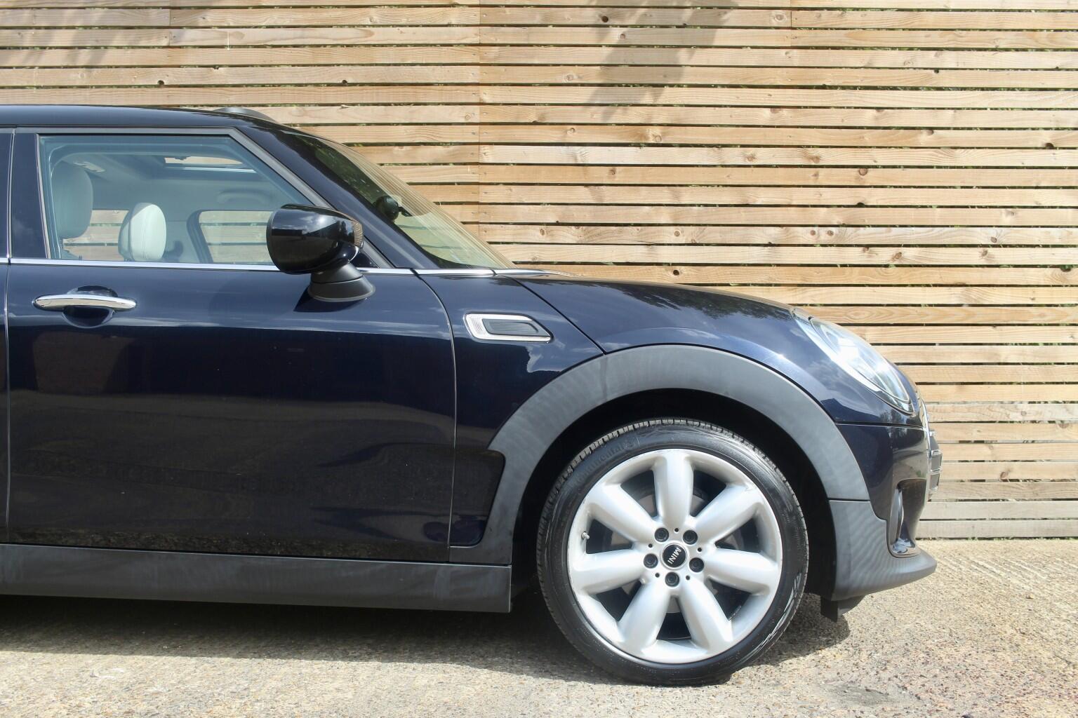 Mini Clubman view 35