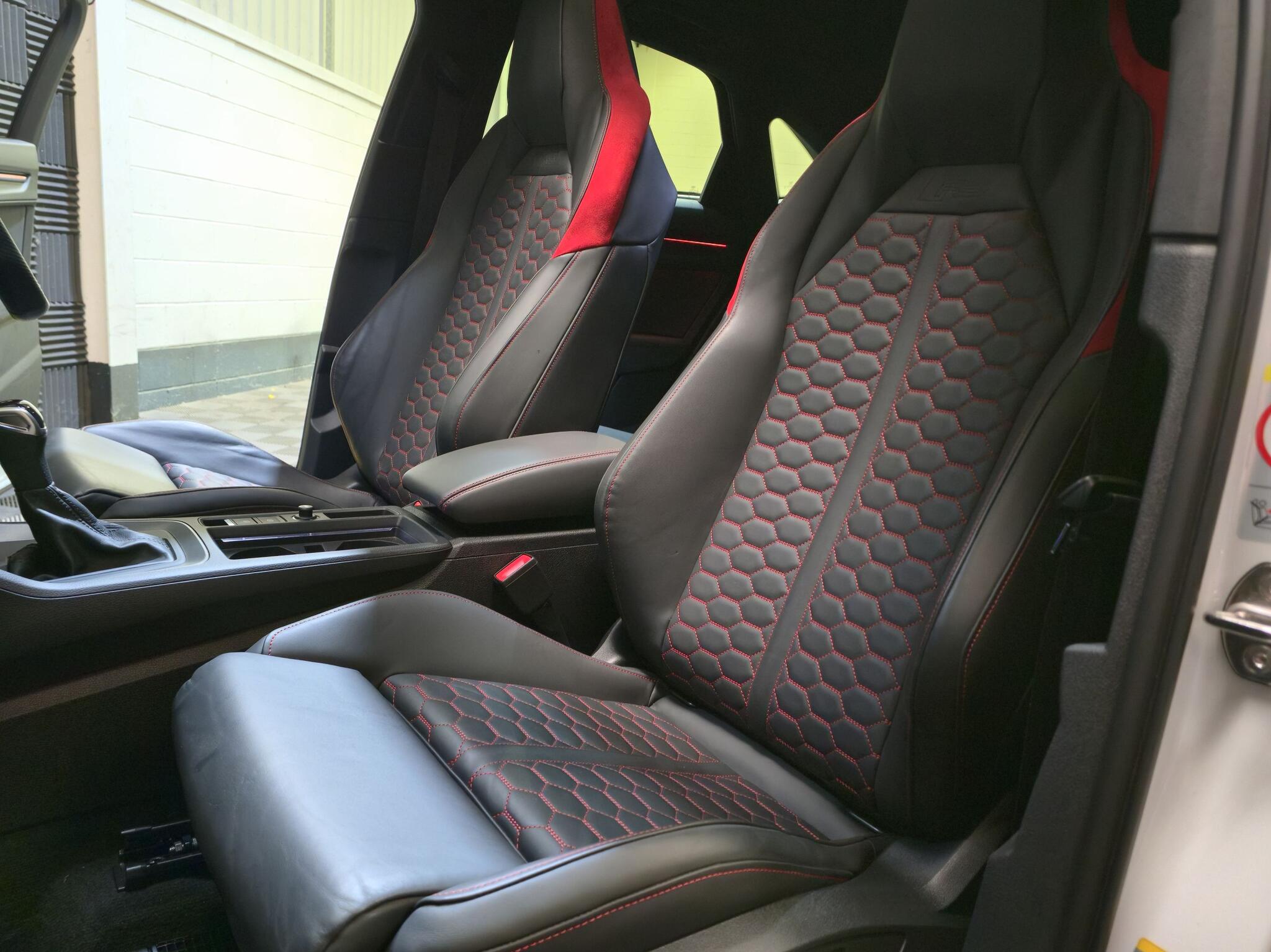 Audi RS Q3 view 11
