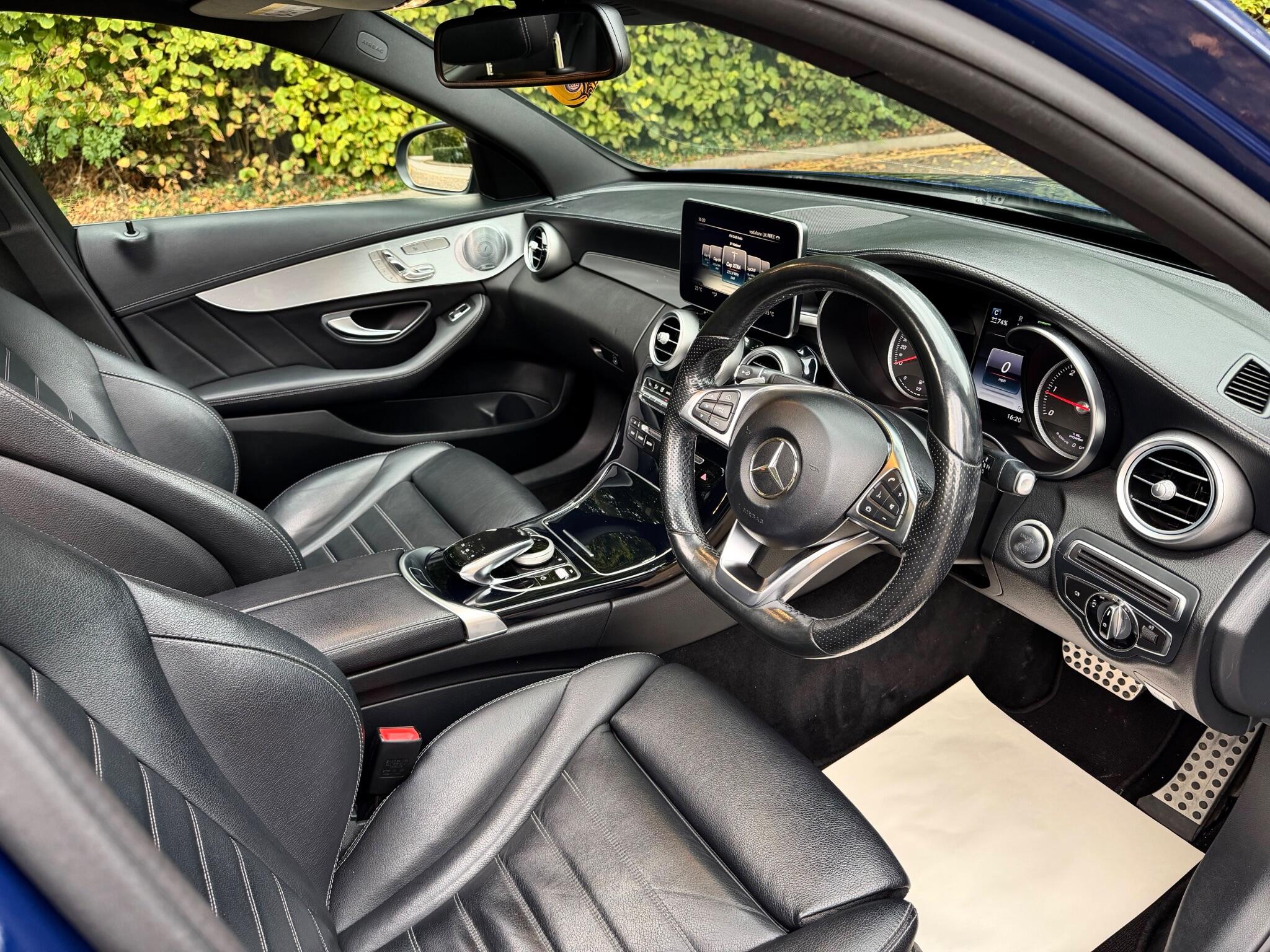 Mercedes-Benz C-Class view 4