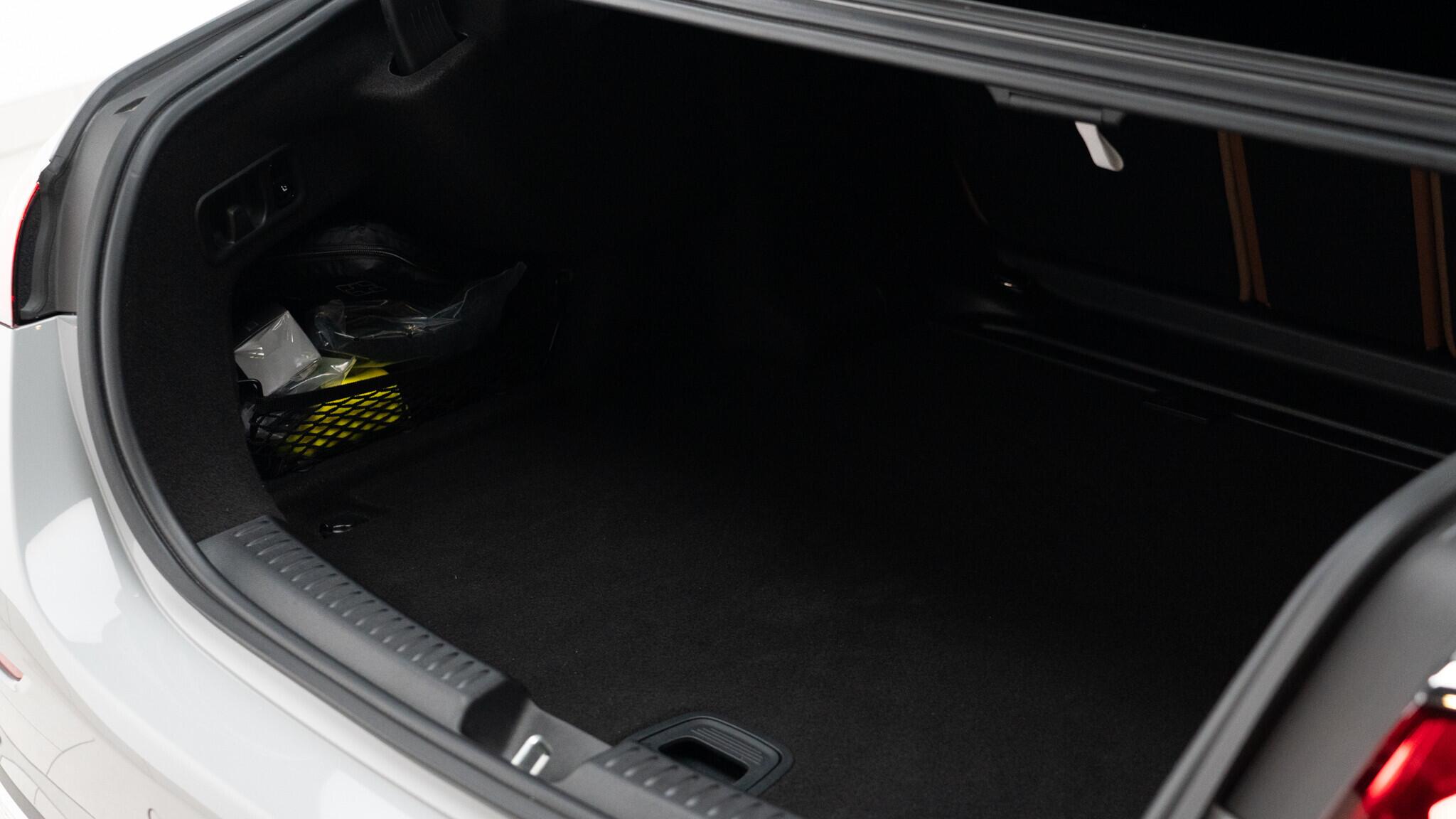 Mercedes-Benz E-Class view 11