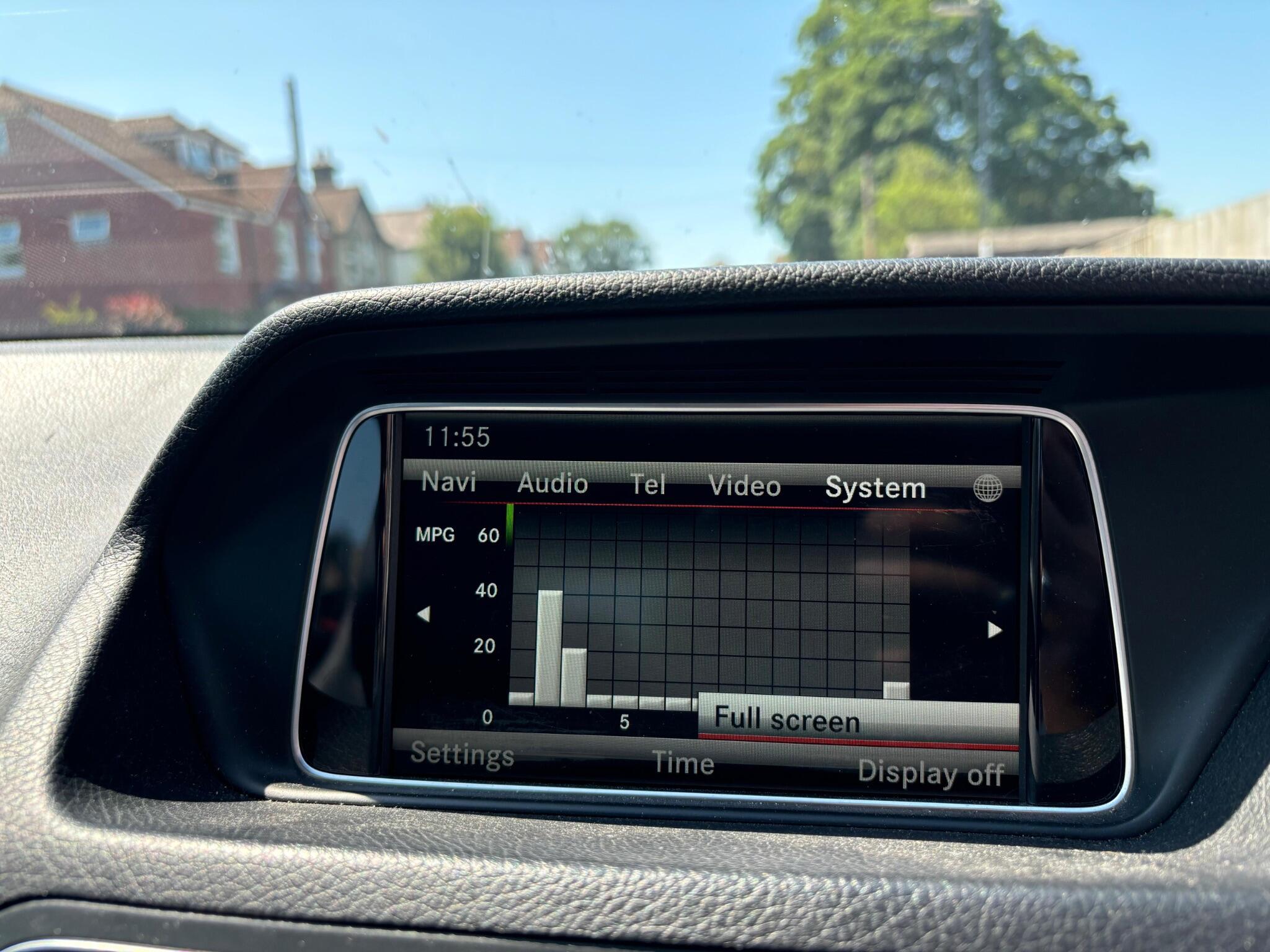 Mercedes-Benz E Class view 22