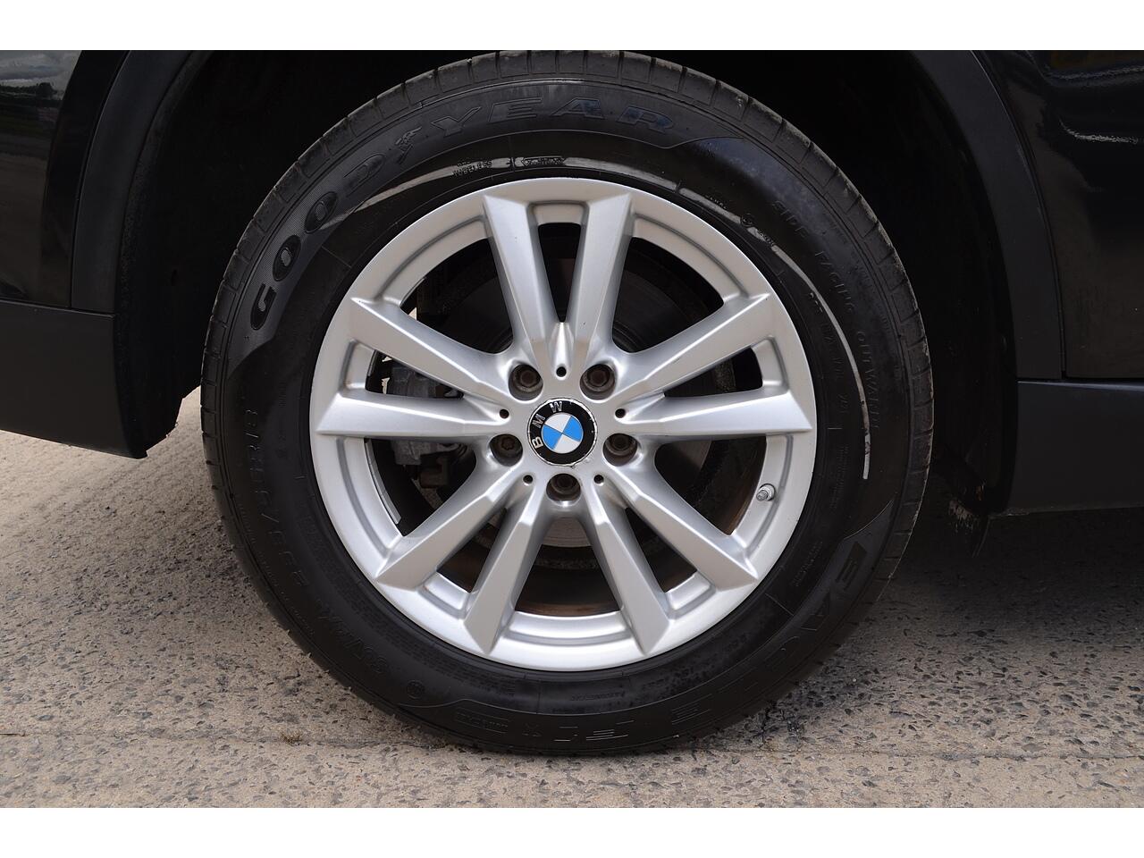 BMW X5 view 20