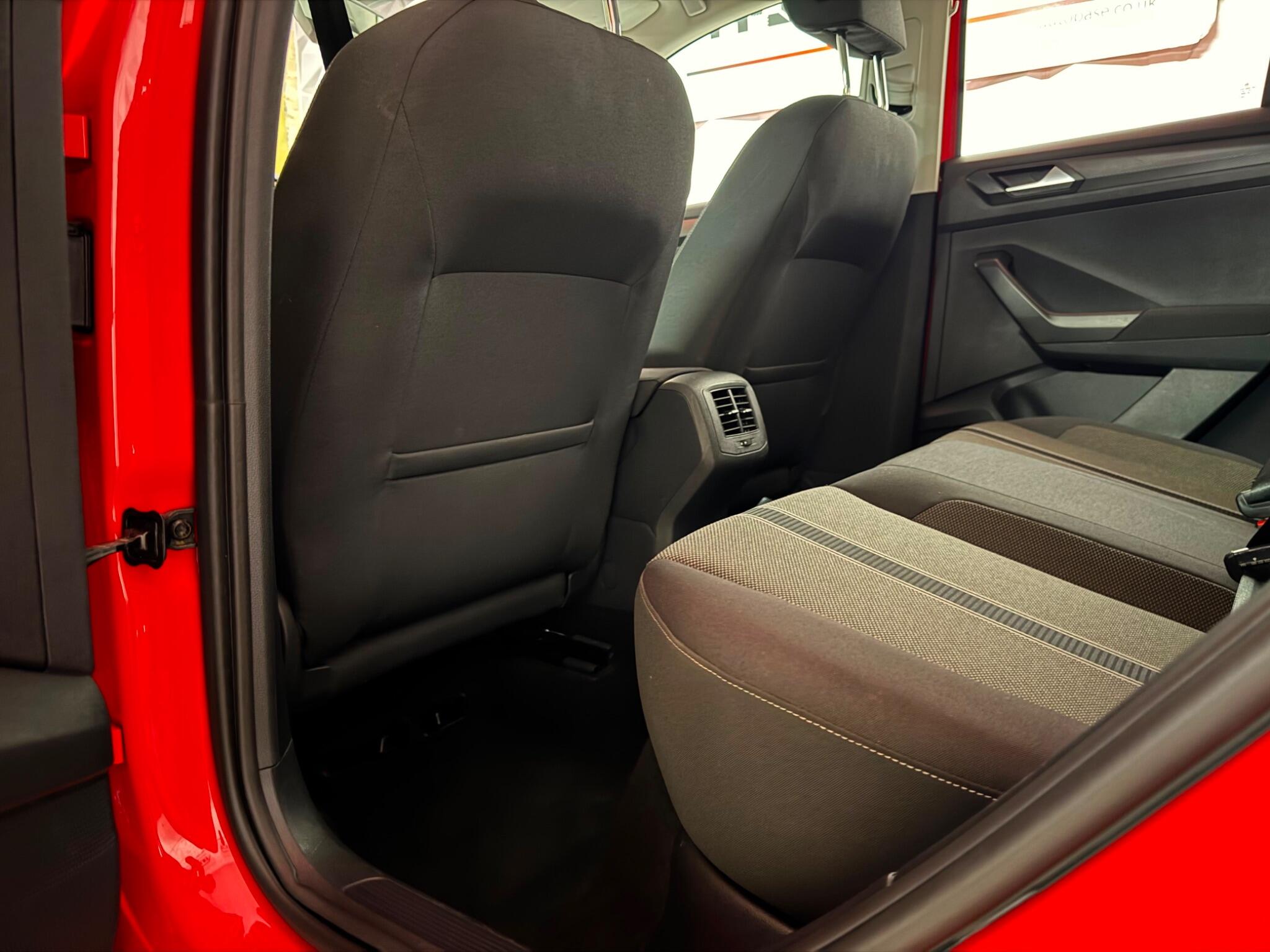 Volkswagen T-Roc view 20