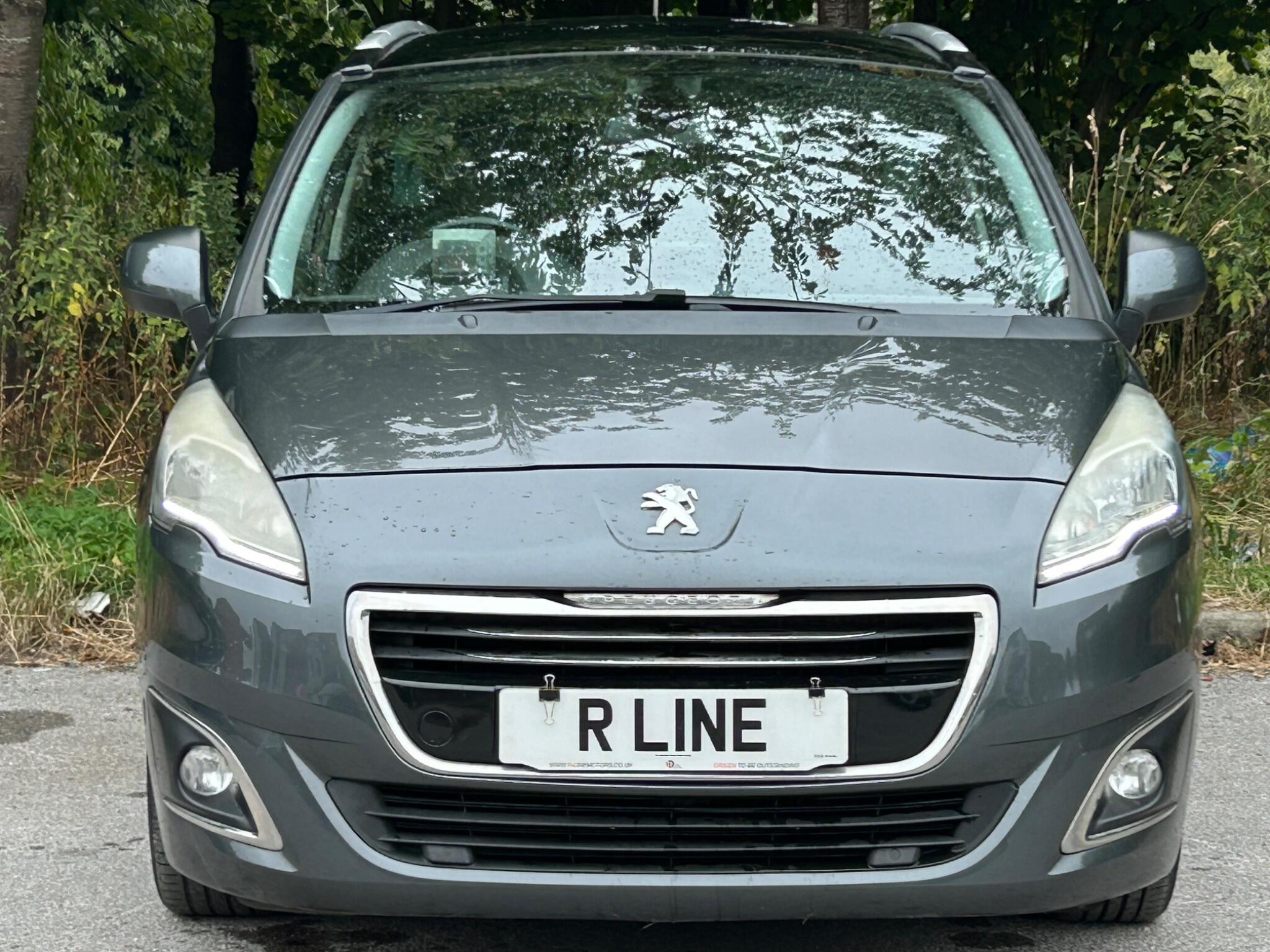 Peugeot 5008 view 5