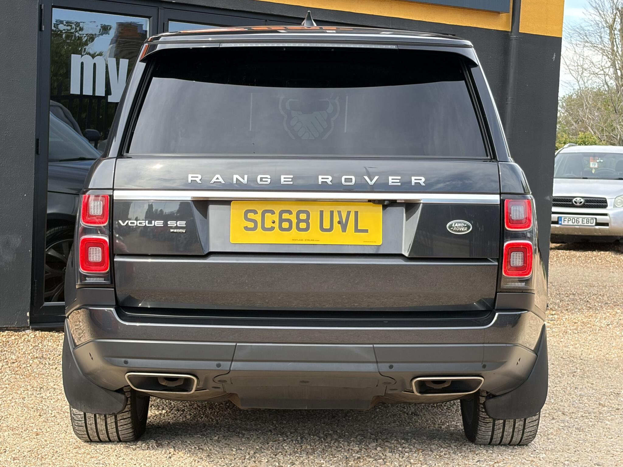 Land Rover Range Rover view 11