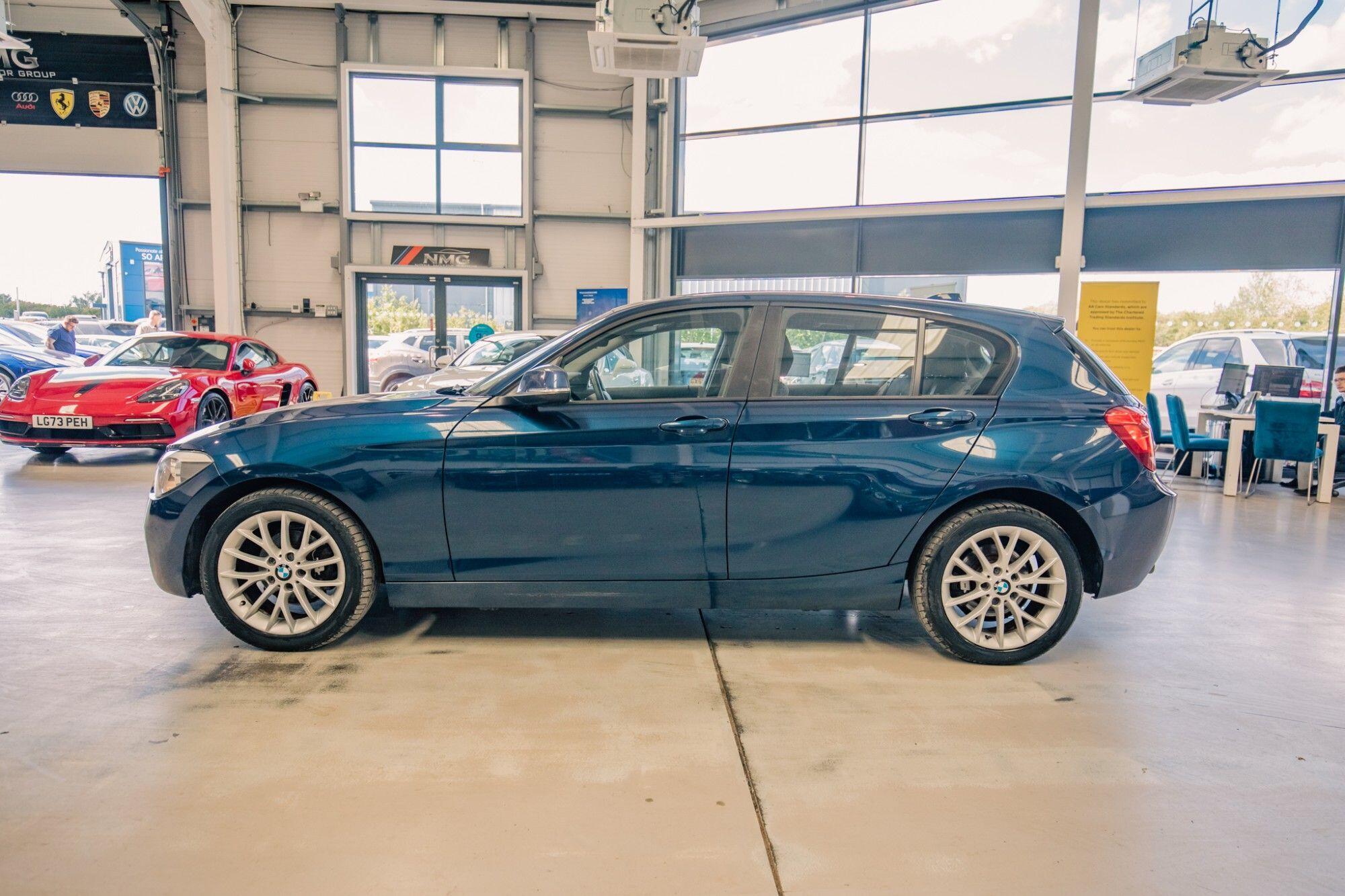 BMW 1 Series view 26