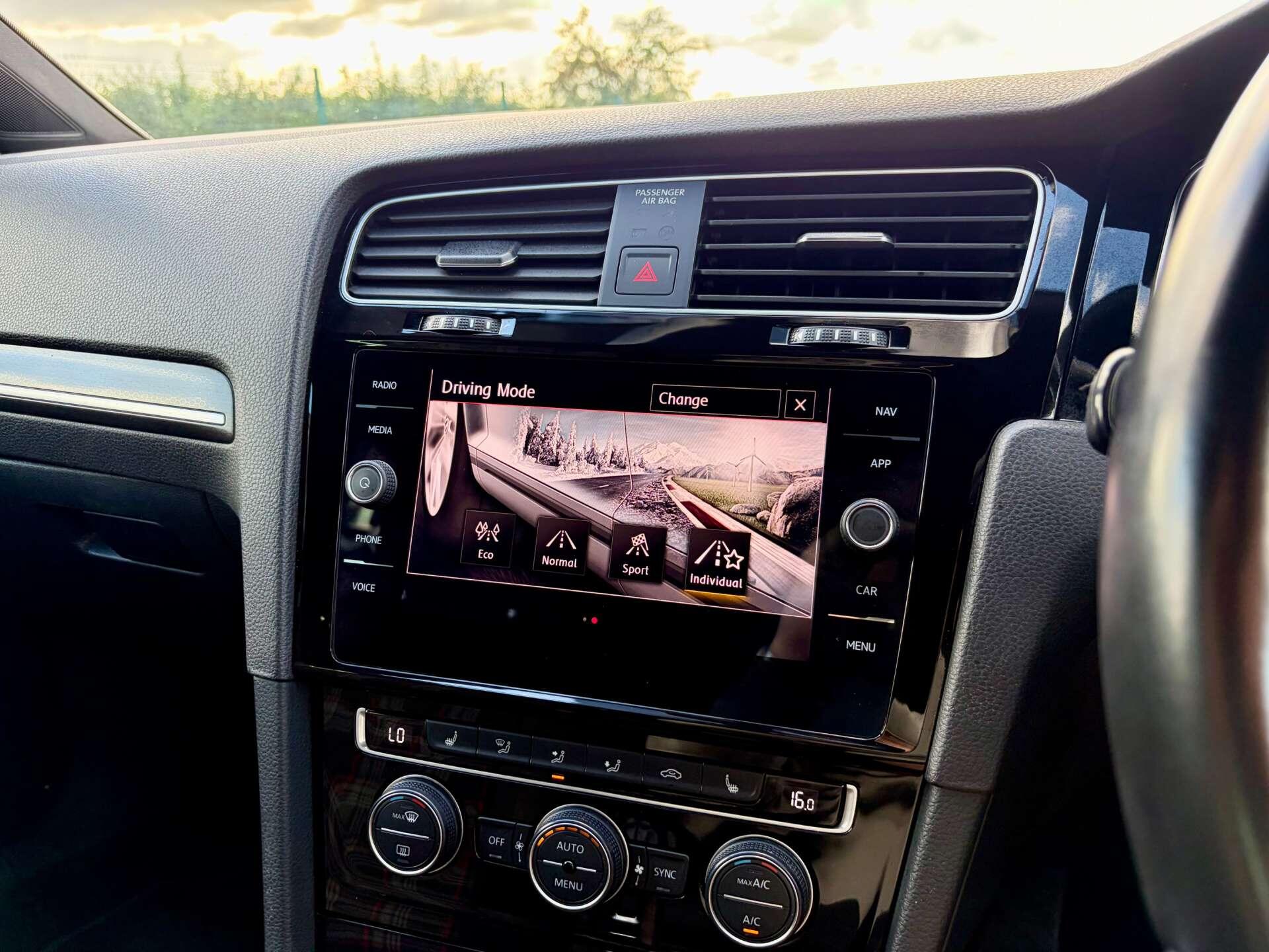 Volkswagen Golf view 48