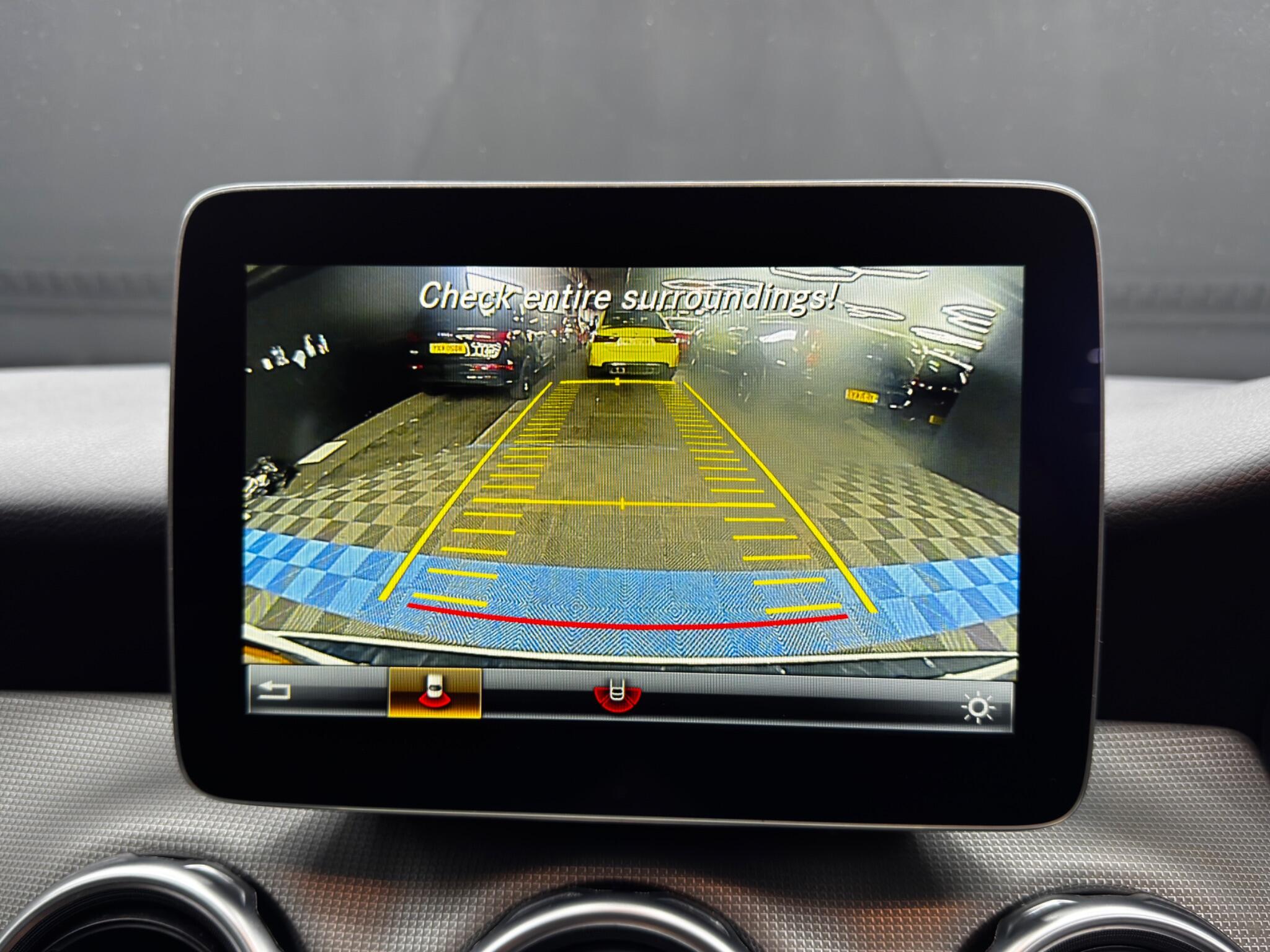 Mercedes-Benz Gla view 34