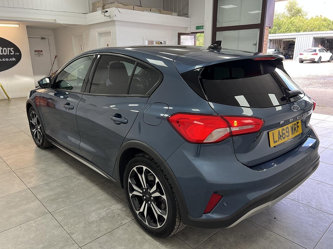 Ford Focus view 5