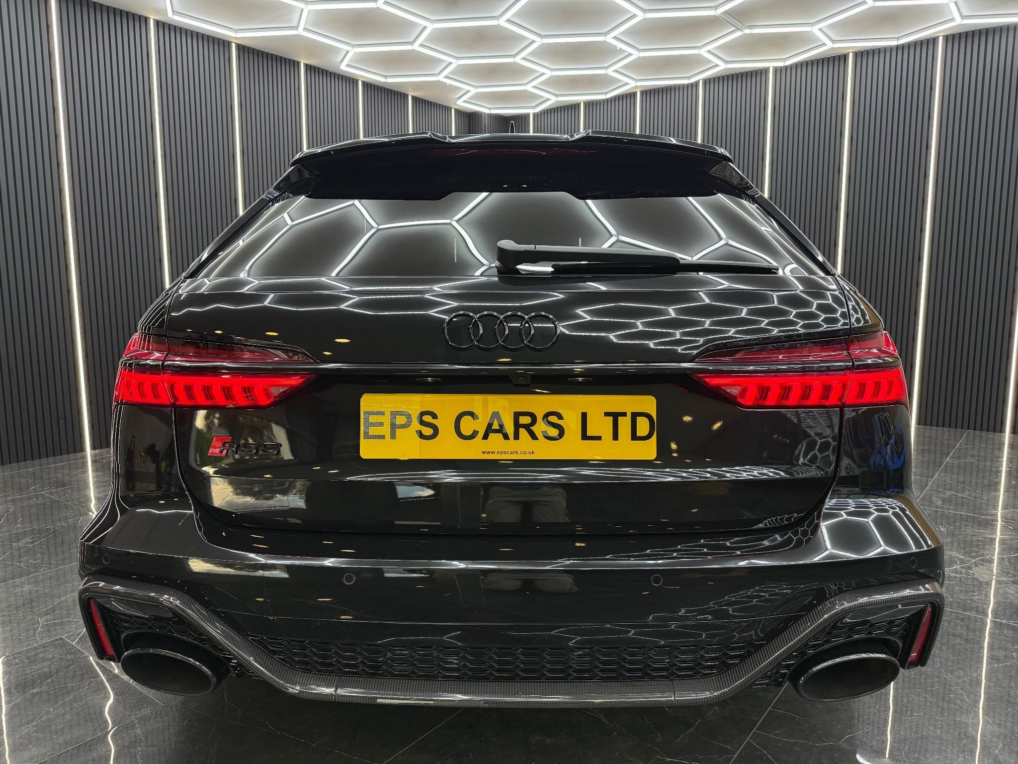 Audi RS6 Avant view 5