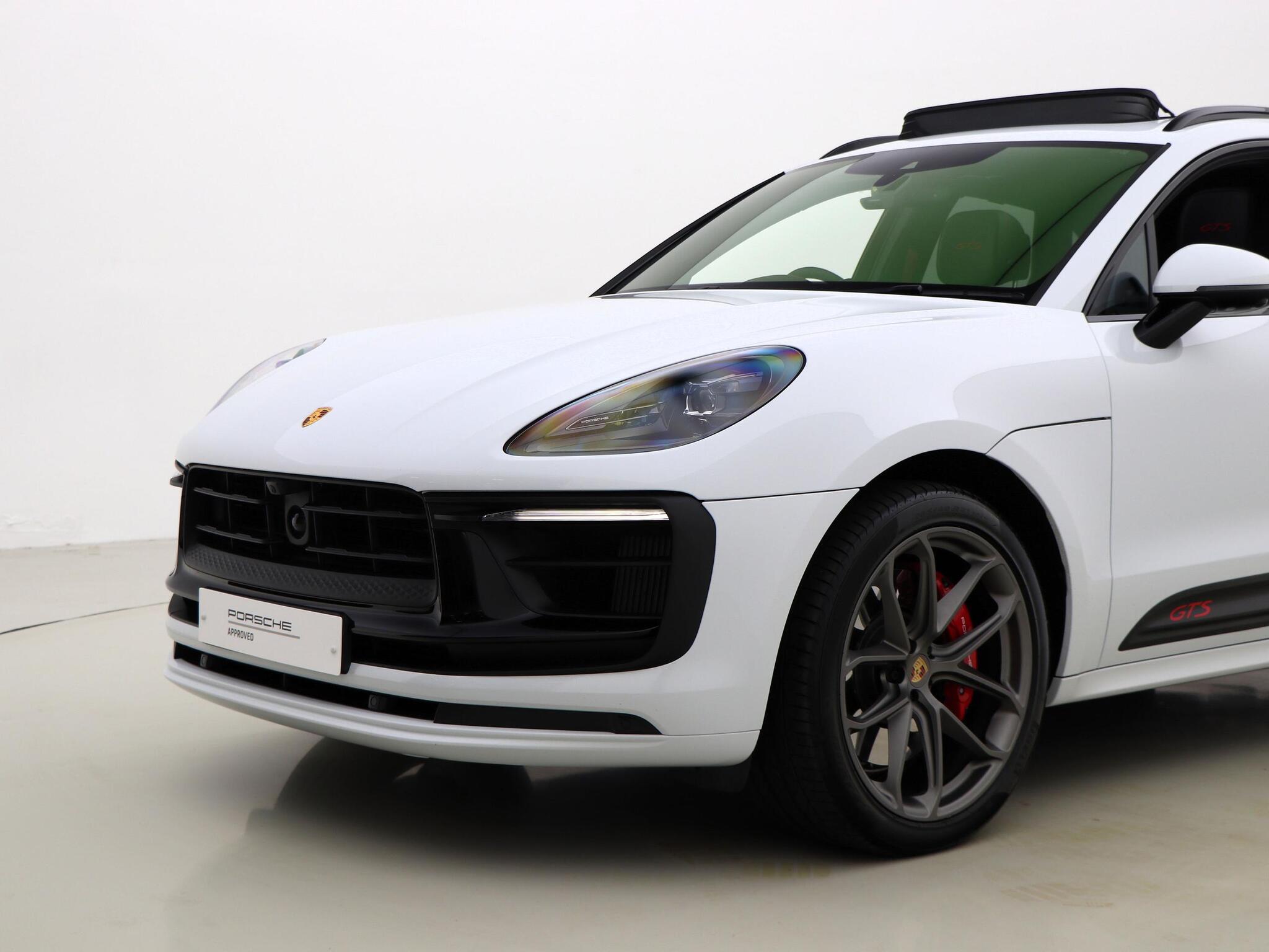 Porsche Macan view 13