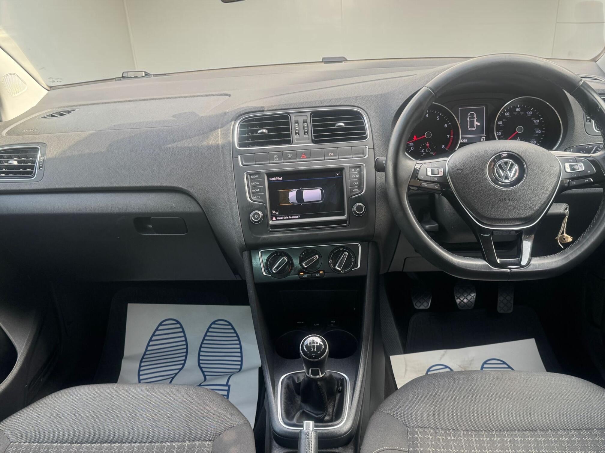 Volkswagen Polo view 3