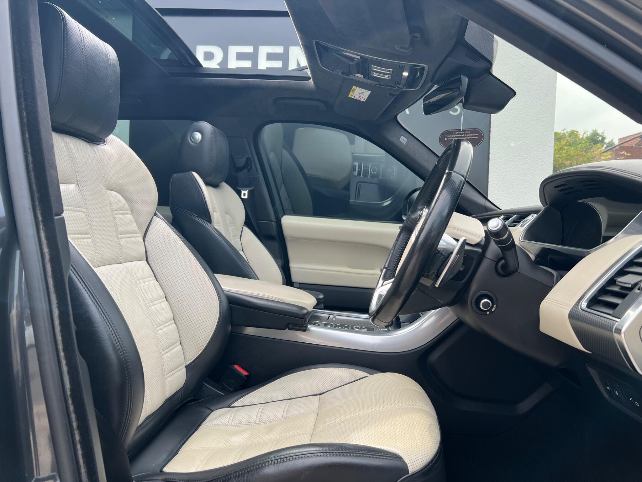 Land Rover Range Rover Sport view 12