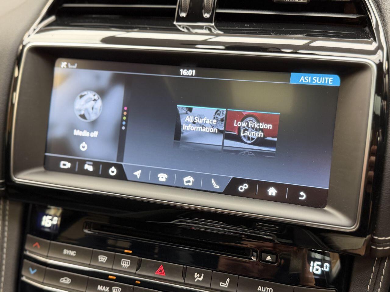 Jaguar F-Pace view 47