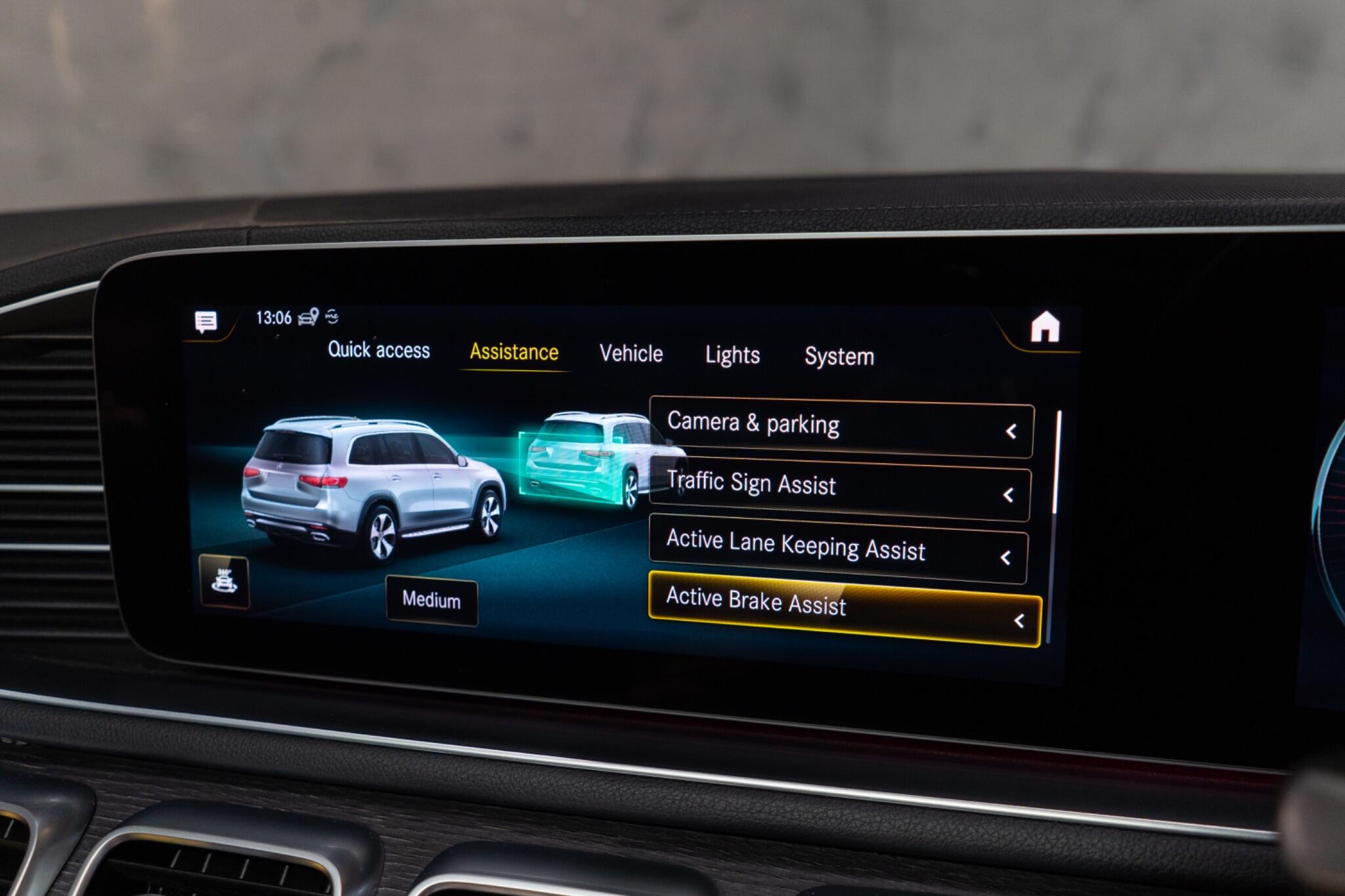 Mercedes-Benz GLS view 35