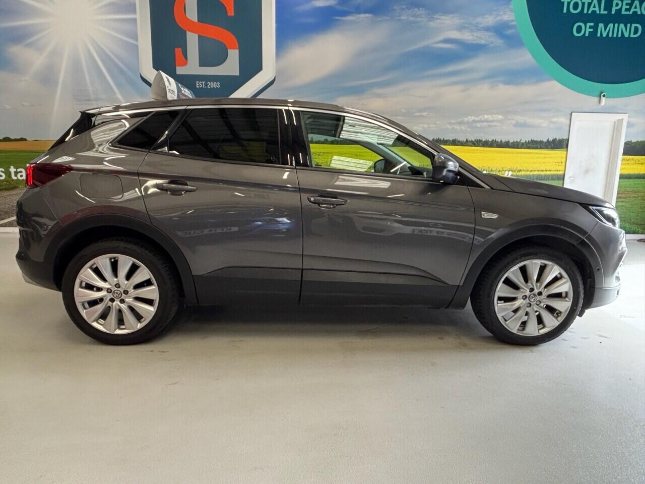 Vauxhall Grandland X view 4