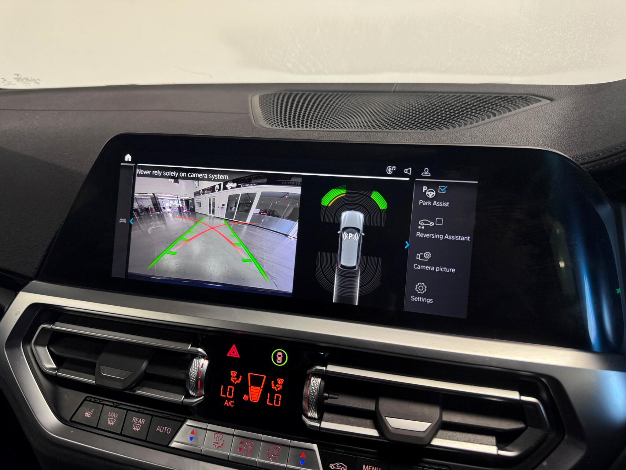BMW 3 Series view 11