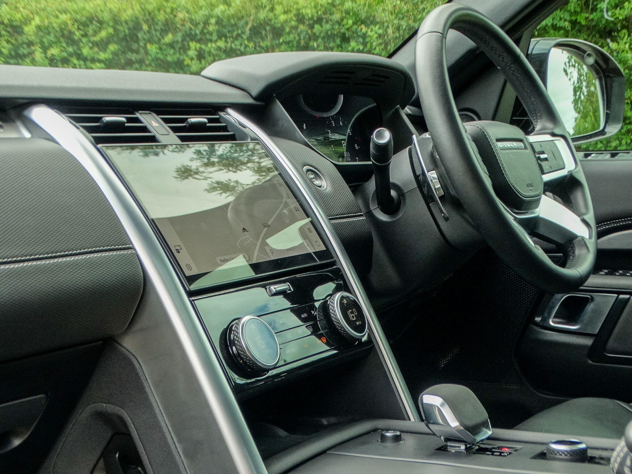 Land Rover Discovery 3 view 17
