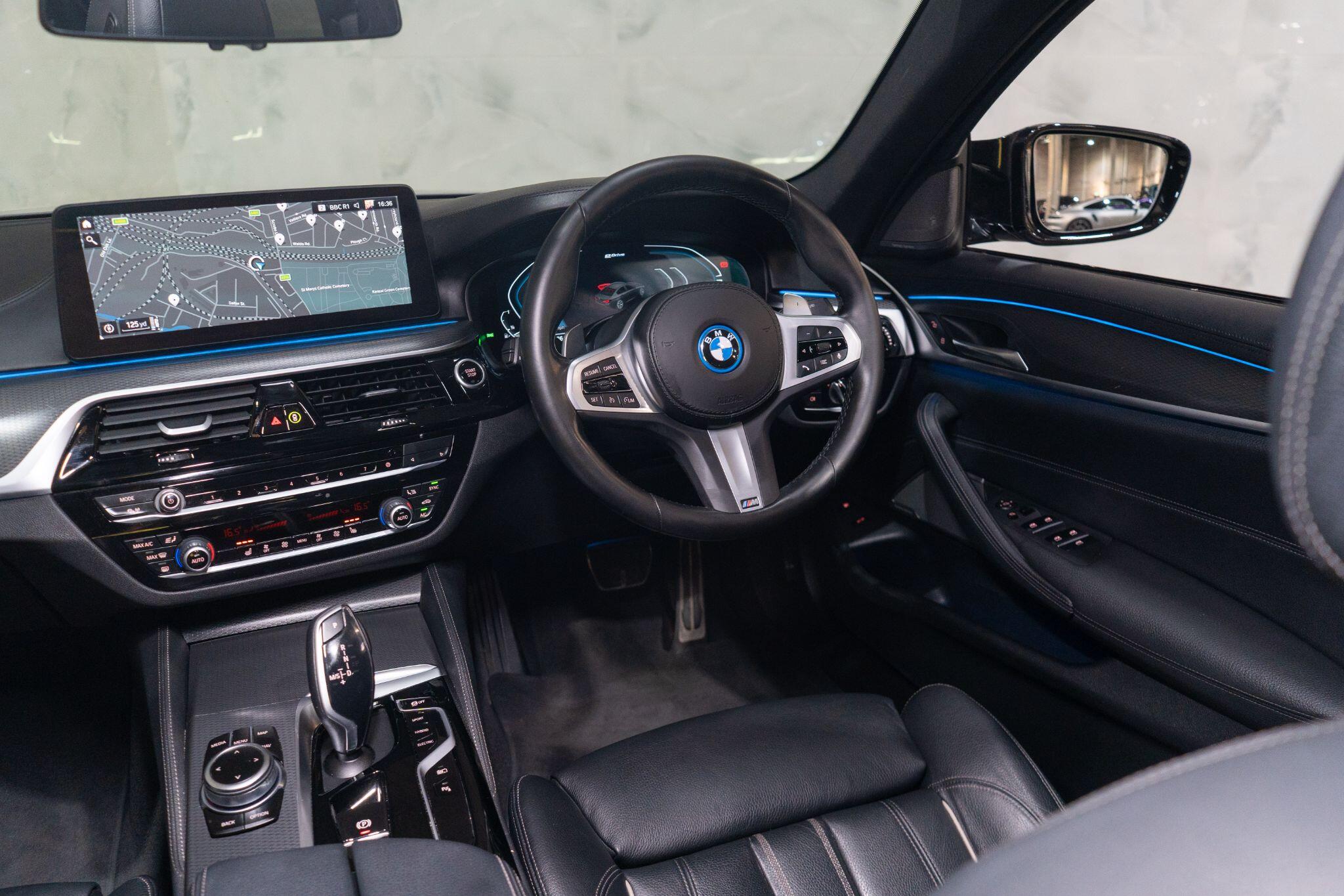 BMW 5 Series view 15