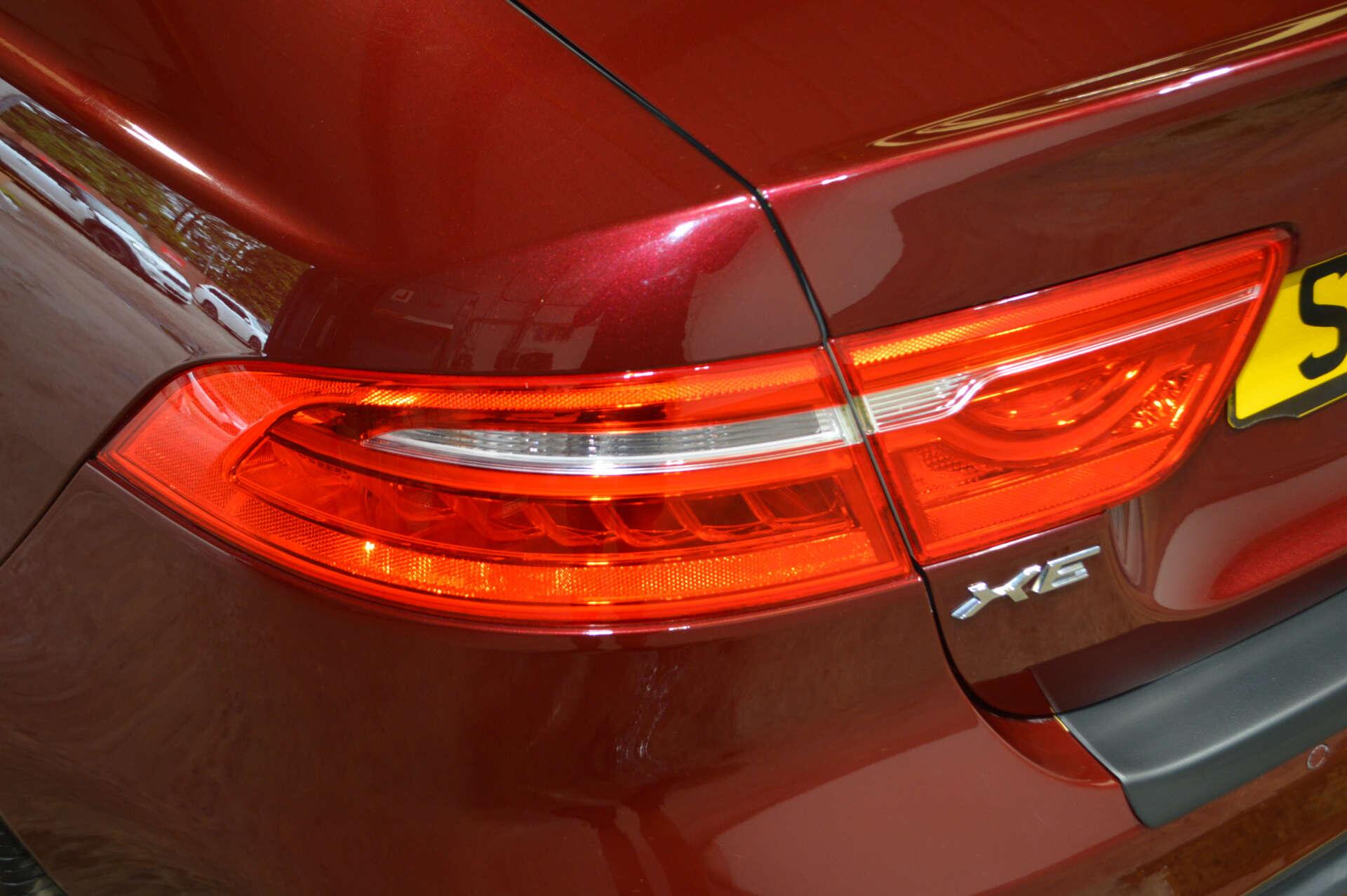 Jaguar Xe view 43