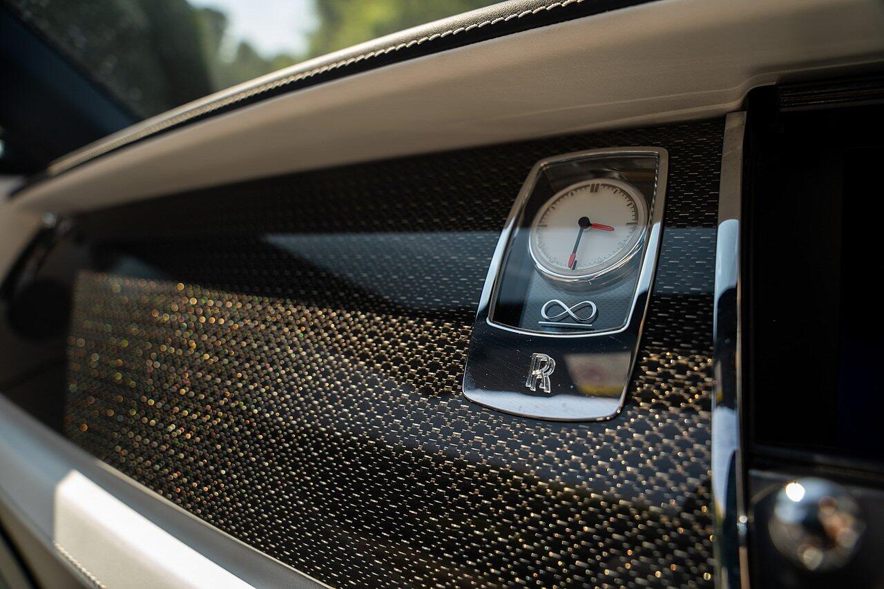 Rolls-Royce Dawn view 63