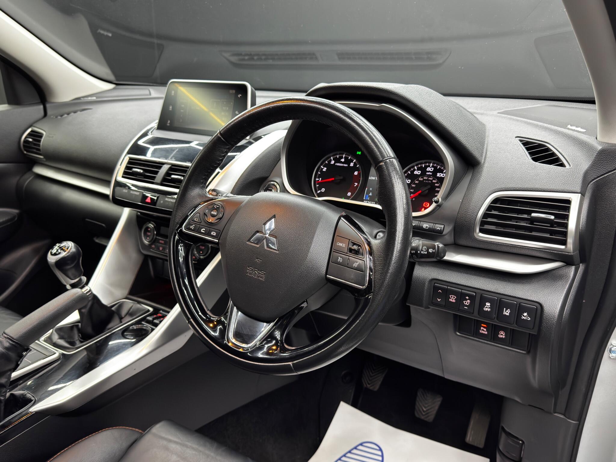 Mitsubishi Eclipse Cross view 9