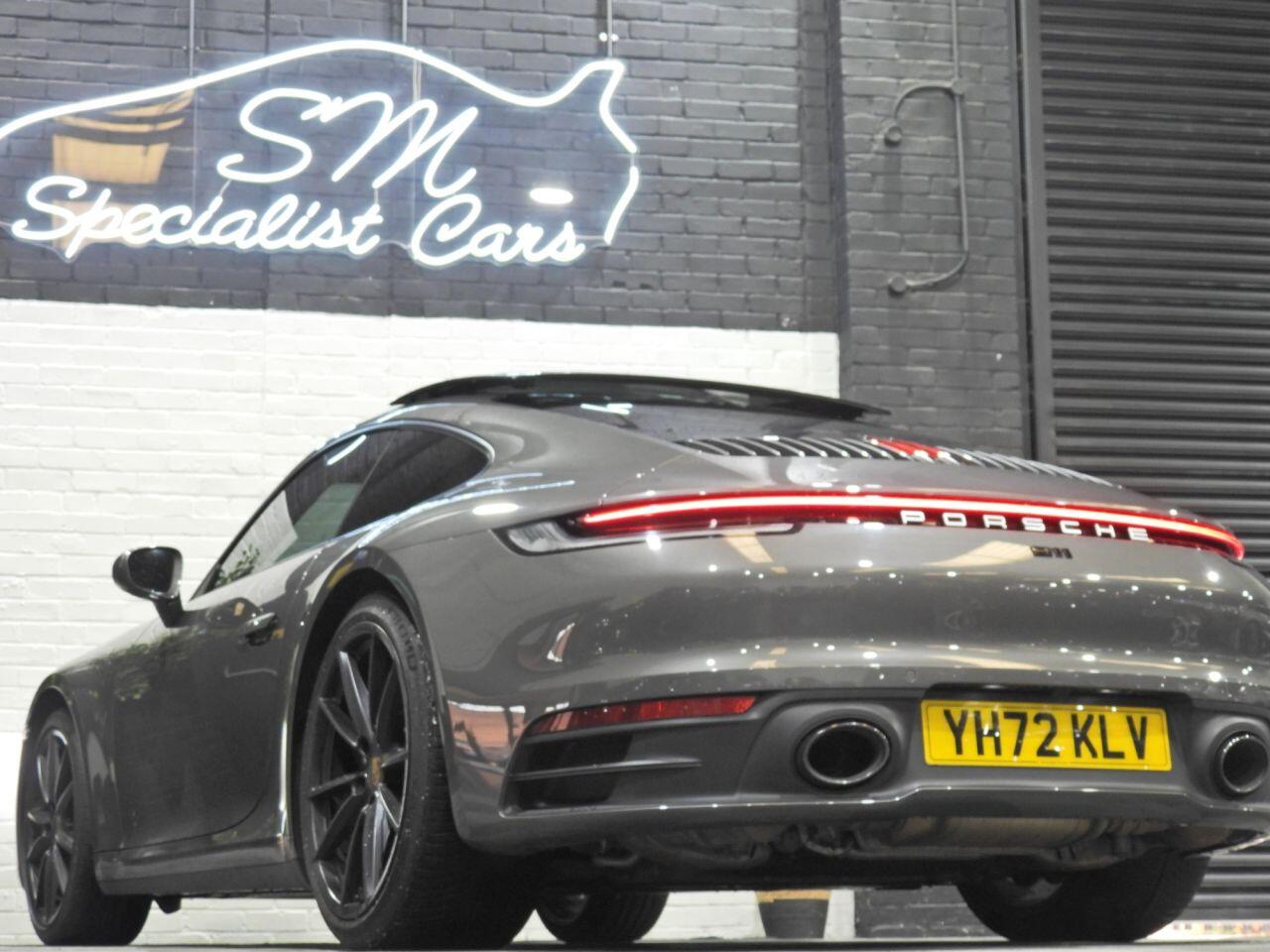 Porsche 911 view 3