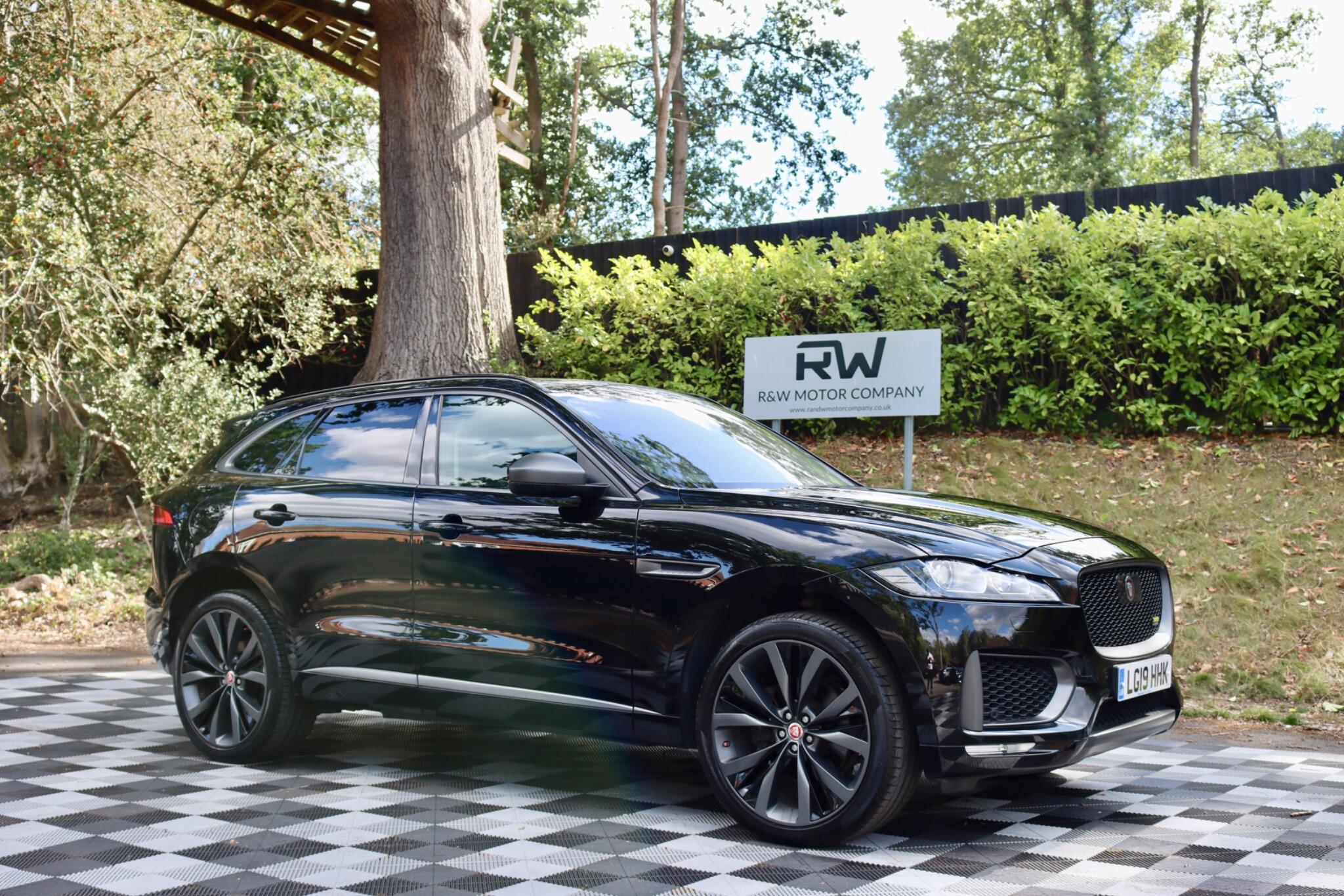 Jaguar F-Pace view 13