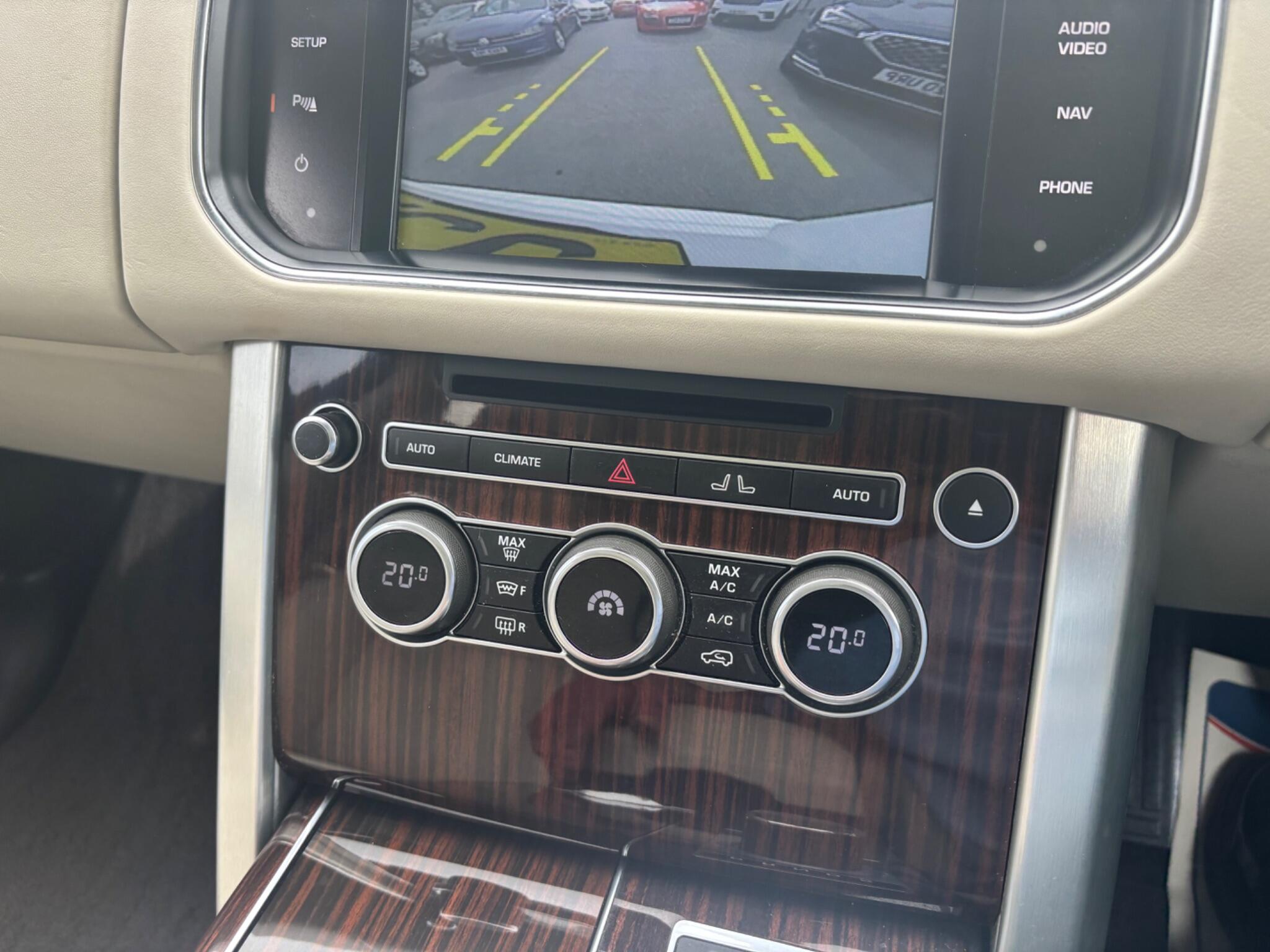Land Rover Range Rover view 37