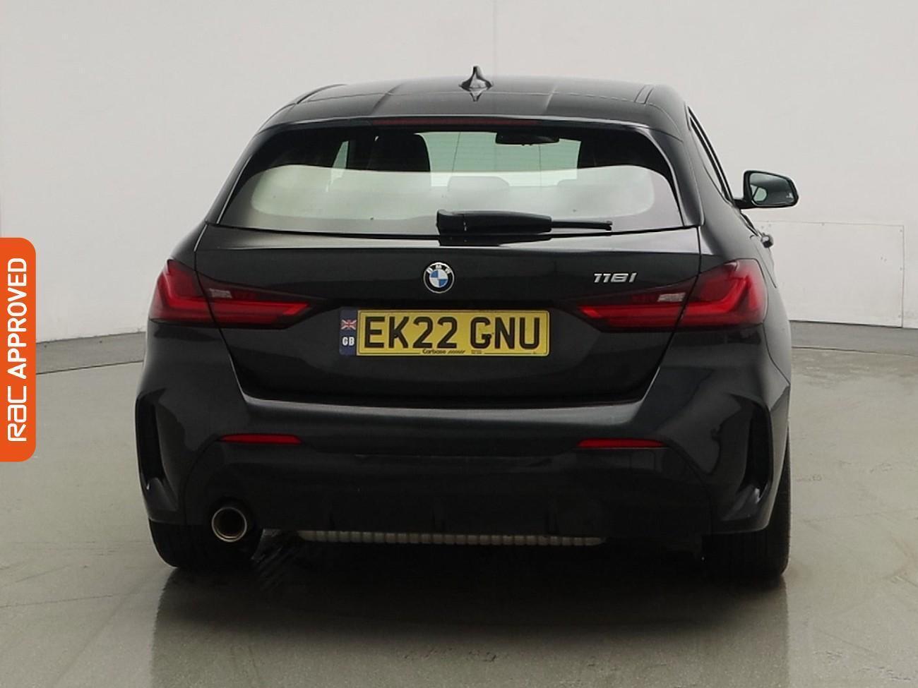 BMW 1 Series view 8