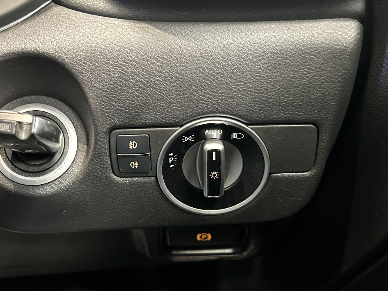 Infiniti Q30 view 38