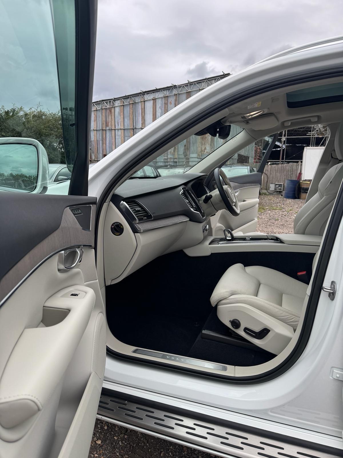 Volvo XC90 view 41