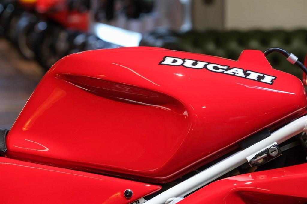 Ducati 888 view 10
