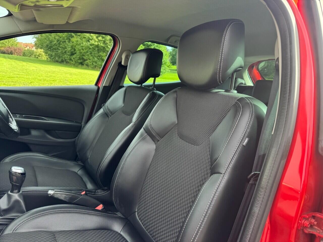 Renault Clio view 13