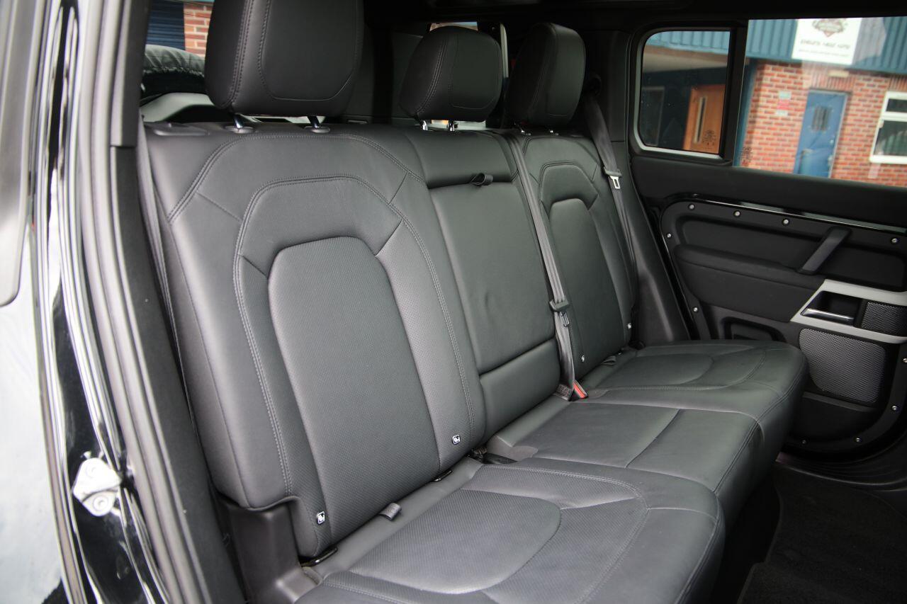 Land Rover Defender view 39