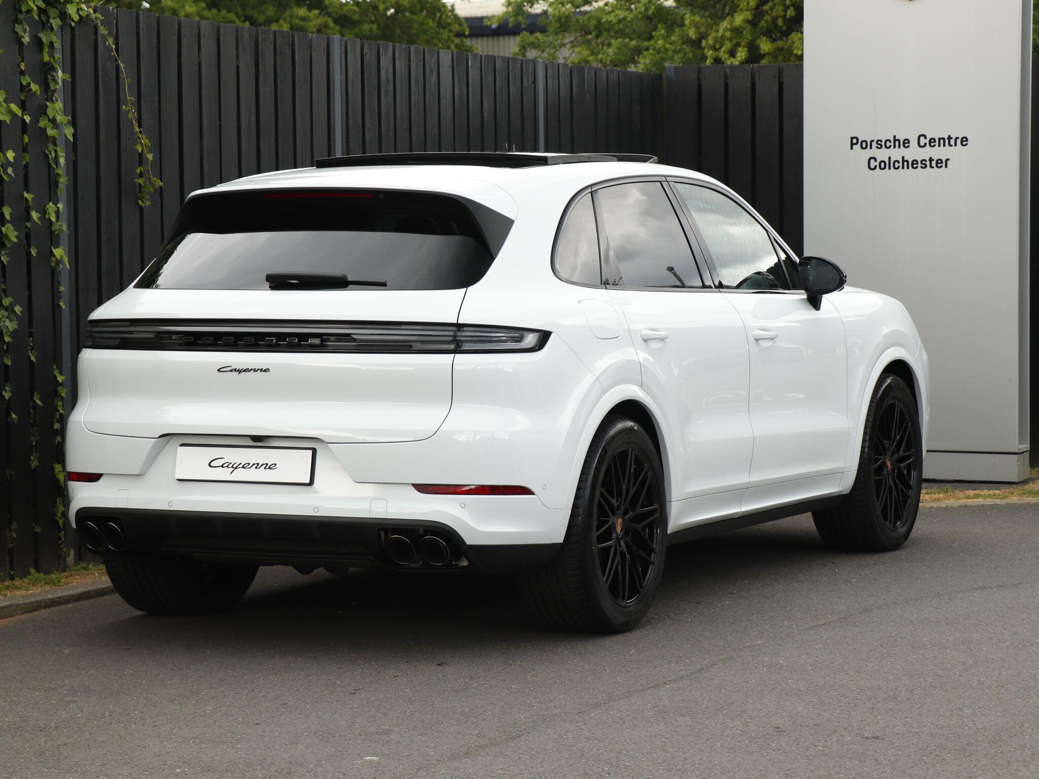 Porsche Cayenne view 37