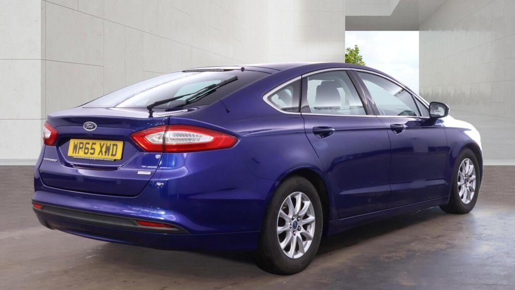 Ford Mondeo view 16