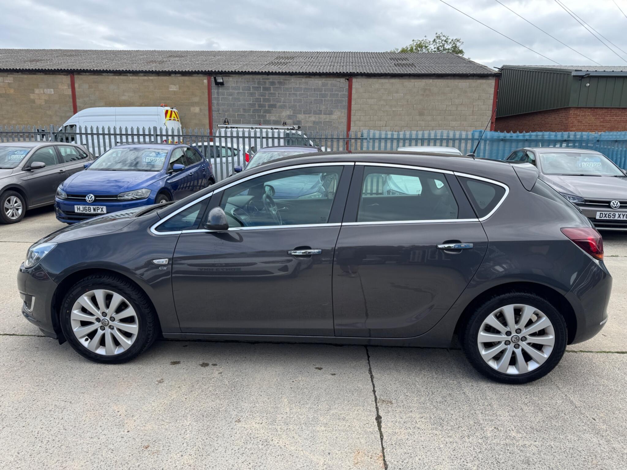 Vauxhall Astra view 6