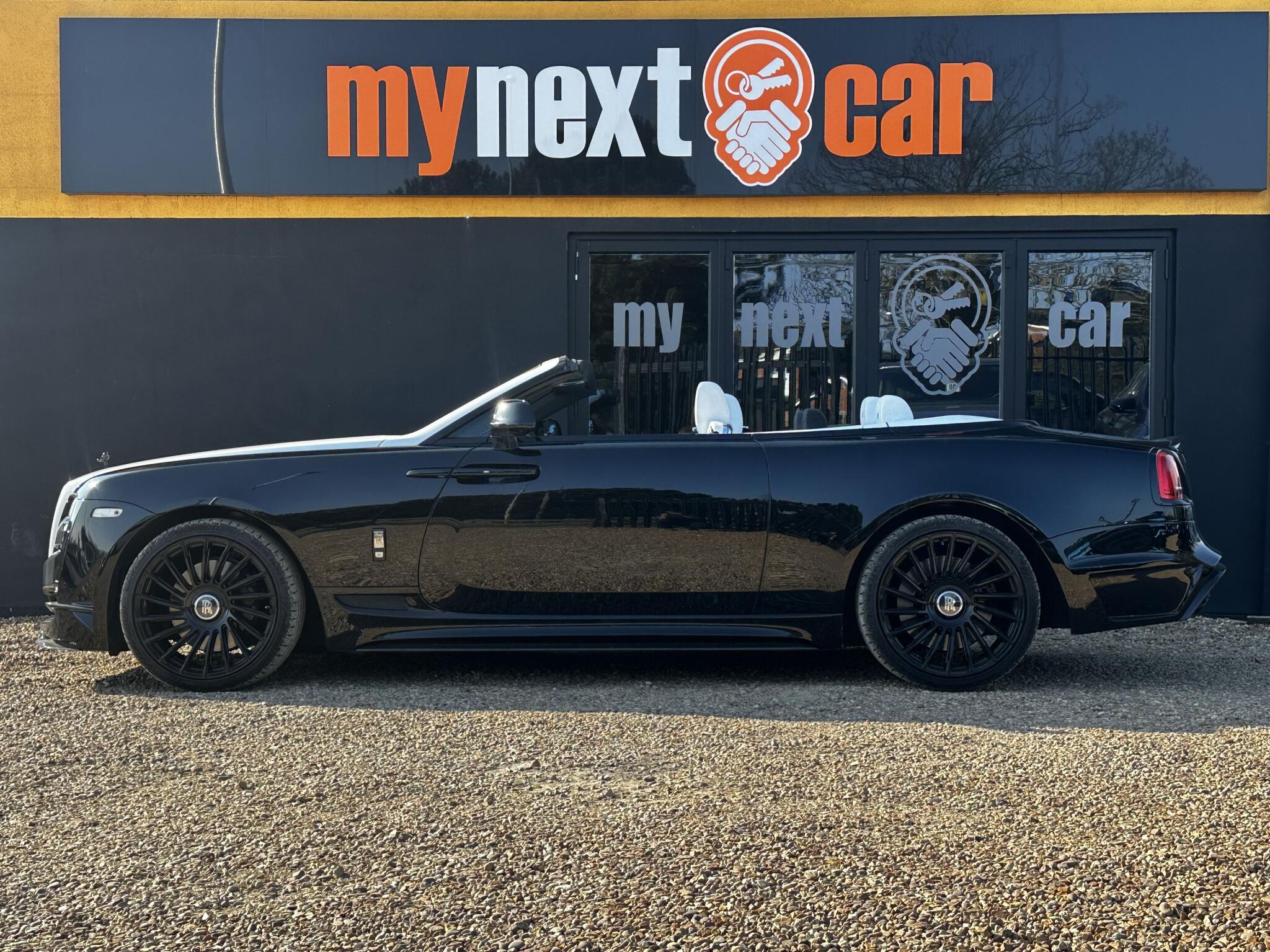 Rolls-Royce Dawn view 8