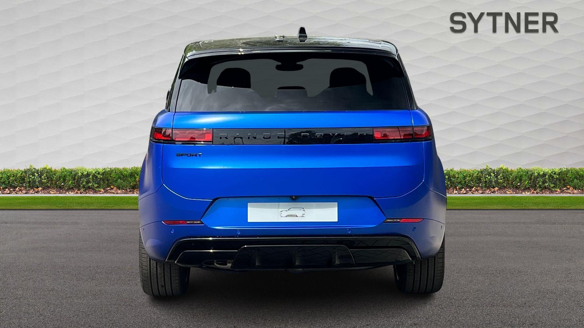 Land Rover Range Rover Sport view 4
