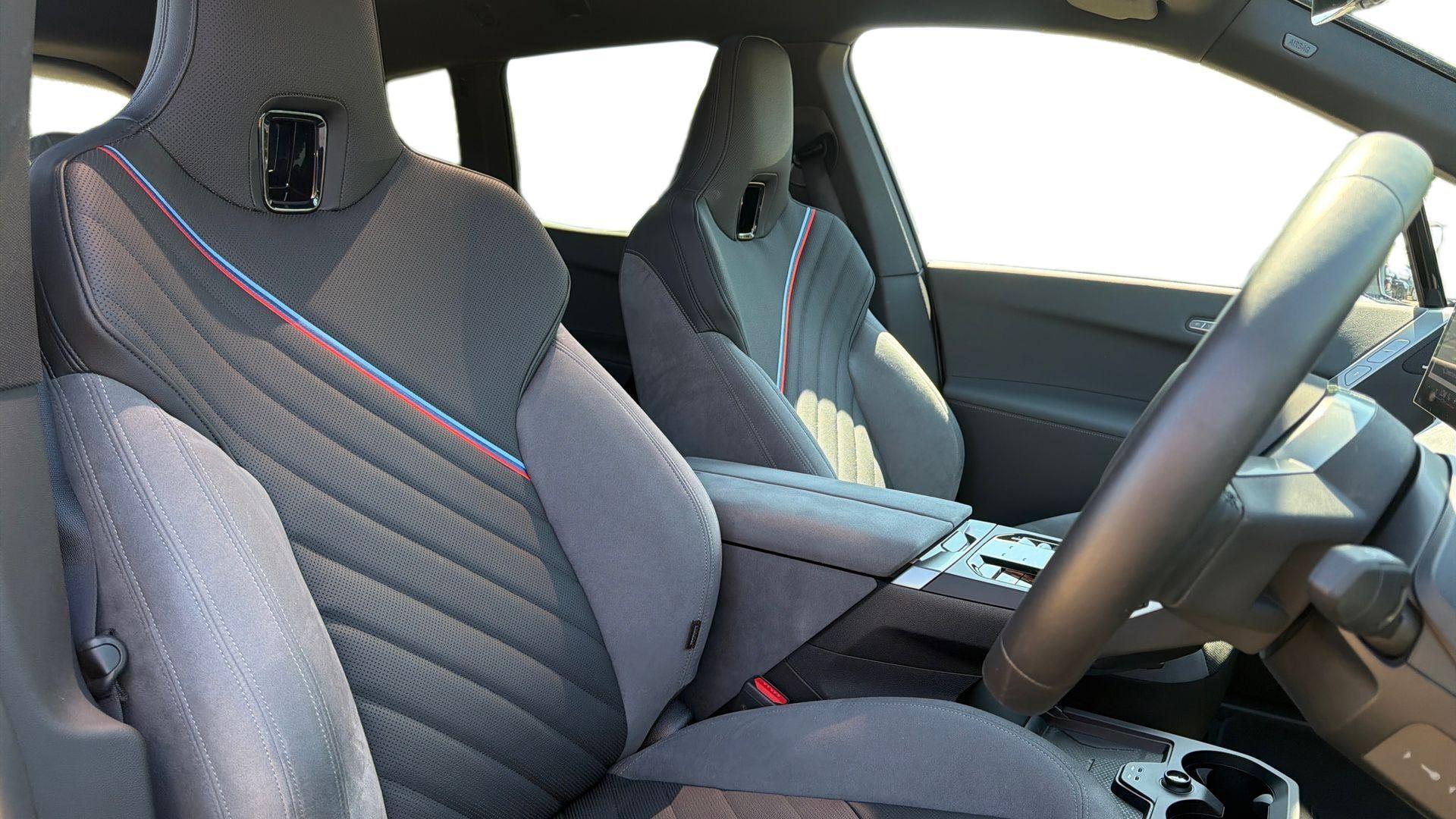 BMW Ix view 11