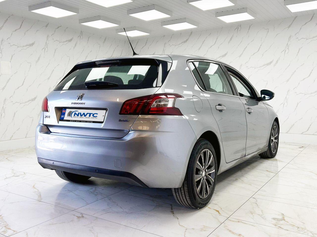 Peugeot 308 view 11