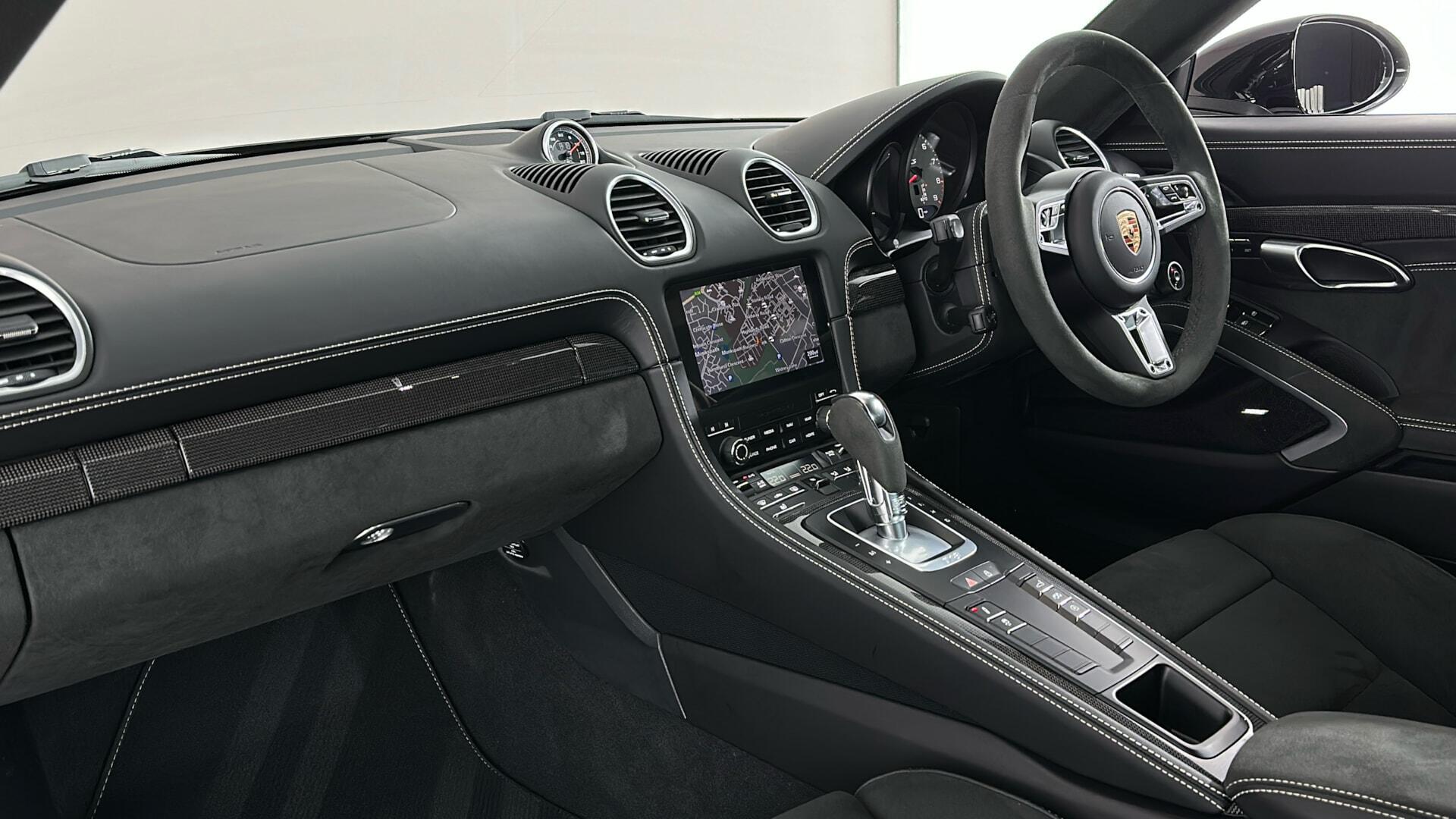 Porsche Cayman view 14