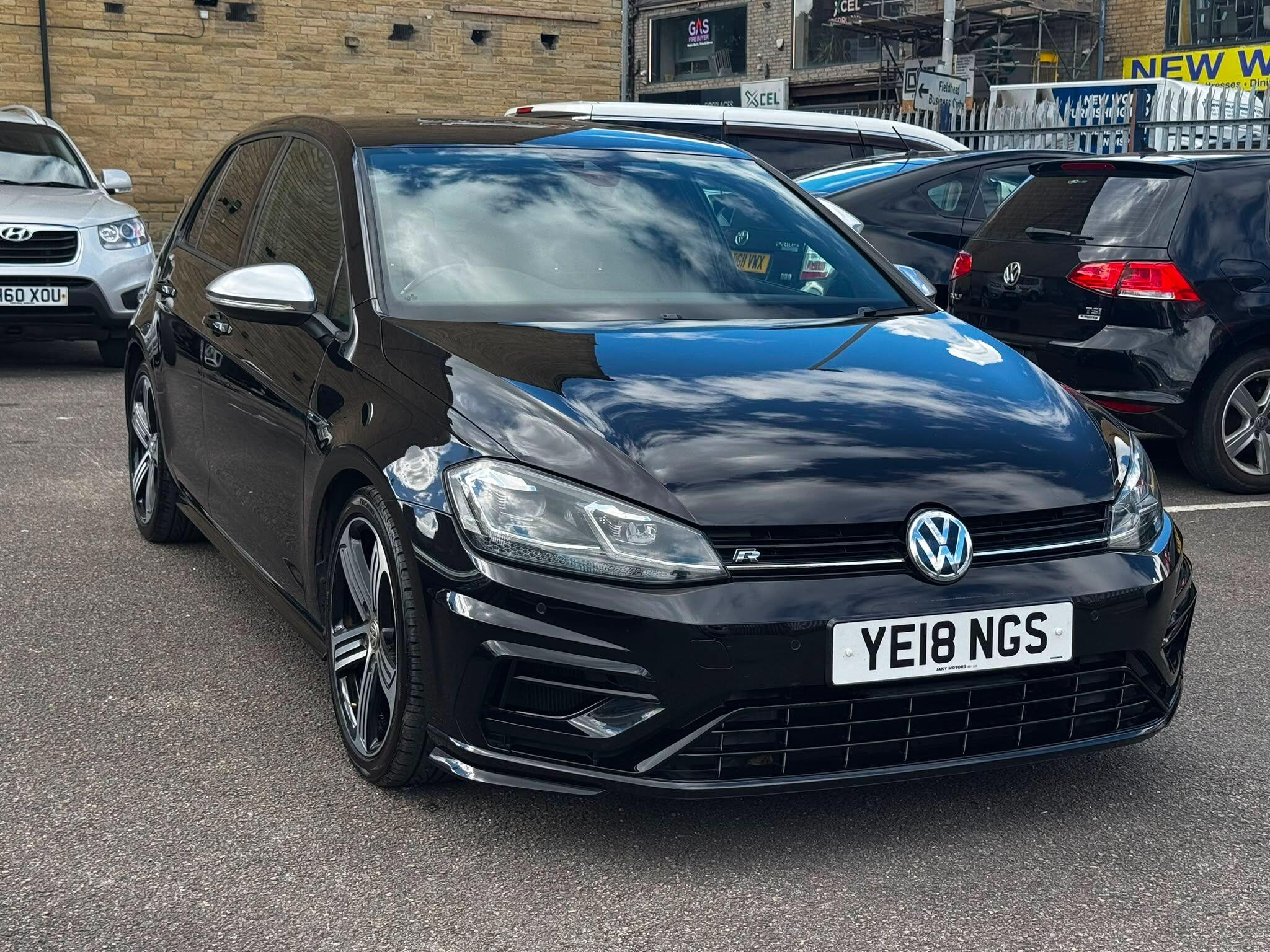 Volkswagen Golf view 3