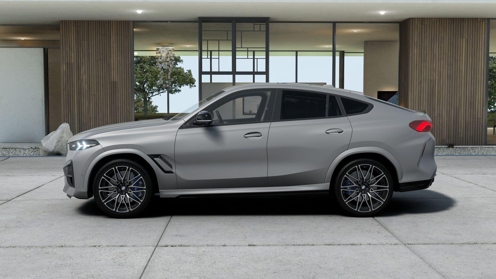 BMW X6 M view 4